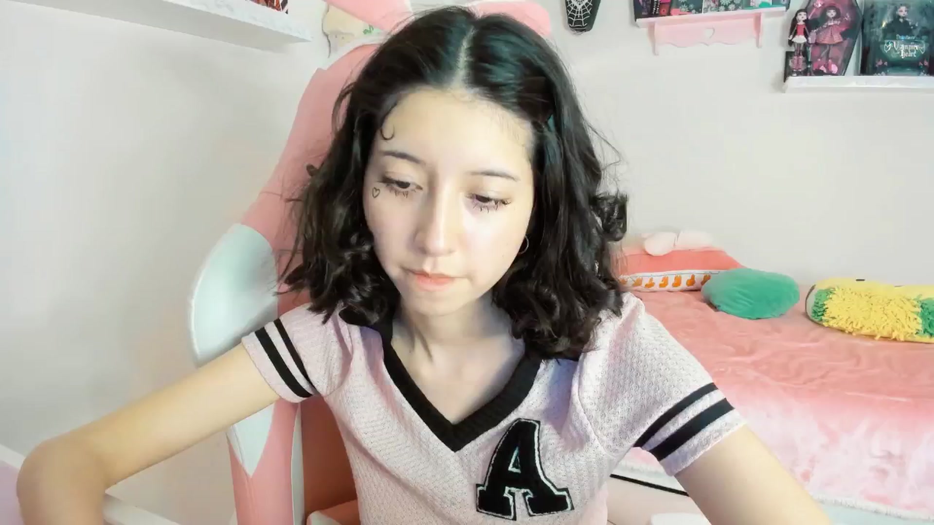 Gallery image thumbnail from Cherrycute666's myfreecams stream on, 02/08/2025, 02:36 image 1 of 20