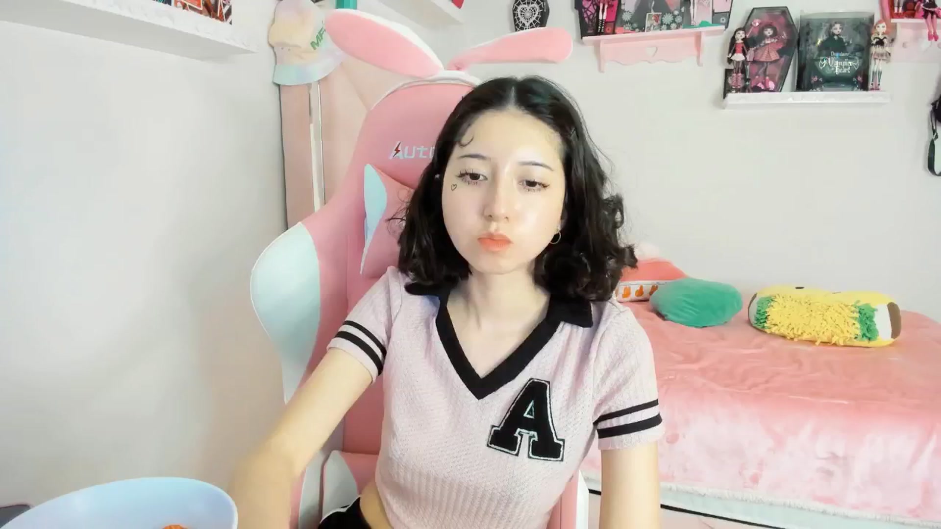 Gallery image thumbnail from Cherrycute666's myfreecams stream on, 02/08/2025, 02:36 image 15 of 20