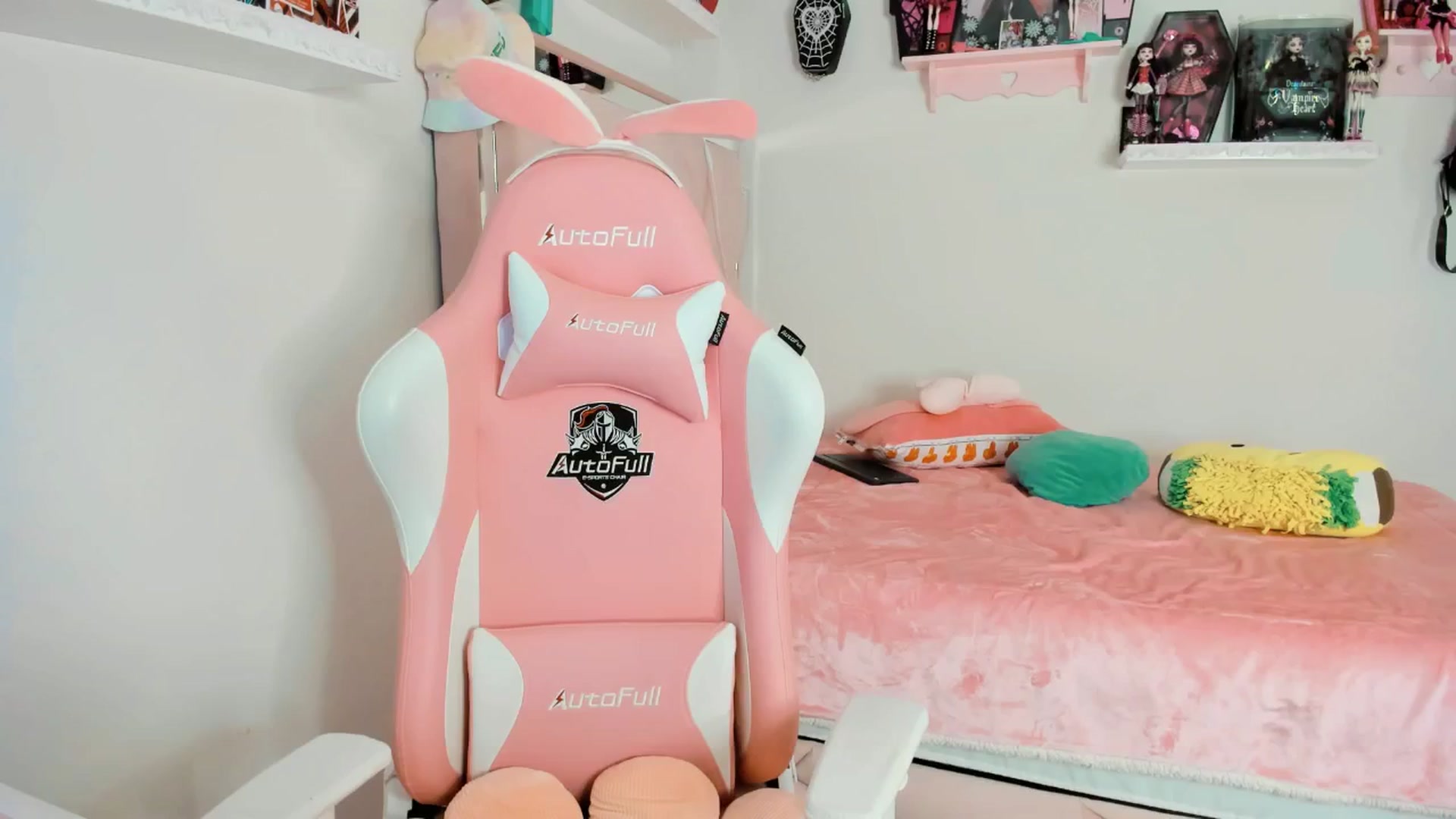 Gallery image thumbnail from Cherrycute666's myfreecams stream on, 02/08/2025, 02:36 image 18 of 20
