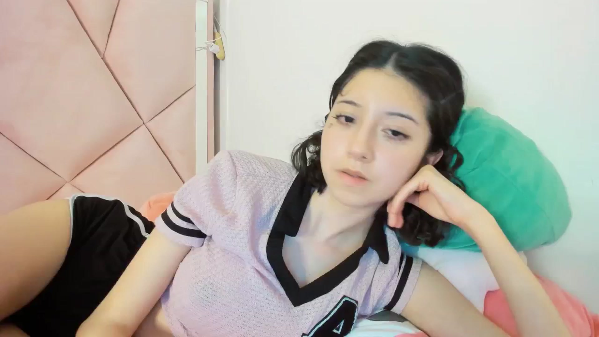 Gallery image thumbnail from Cherrycute666's myfreecams stream on, 02/08/2025, 10:21 image 8 of 20