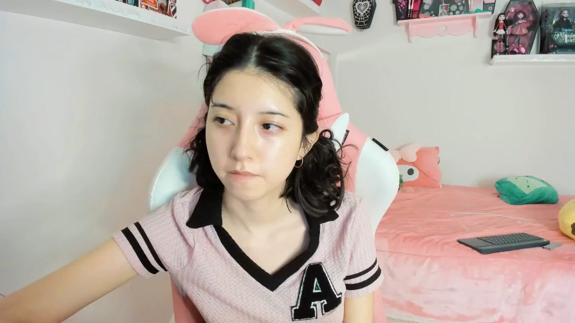 Gallery image thumbnail from Cherrycute666's myfreecams stream on, 02/08/2025, 11:17 image 12 of 20