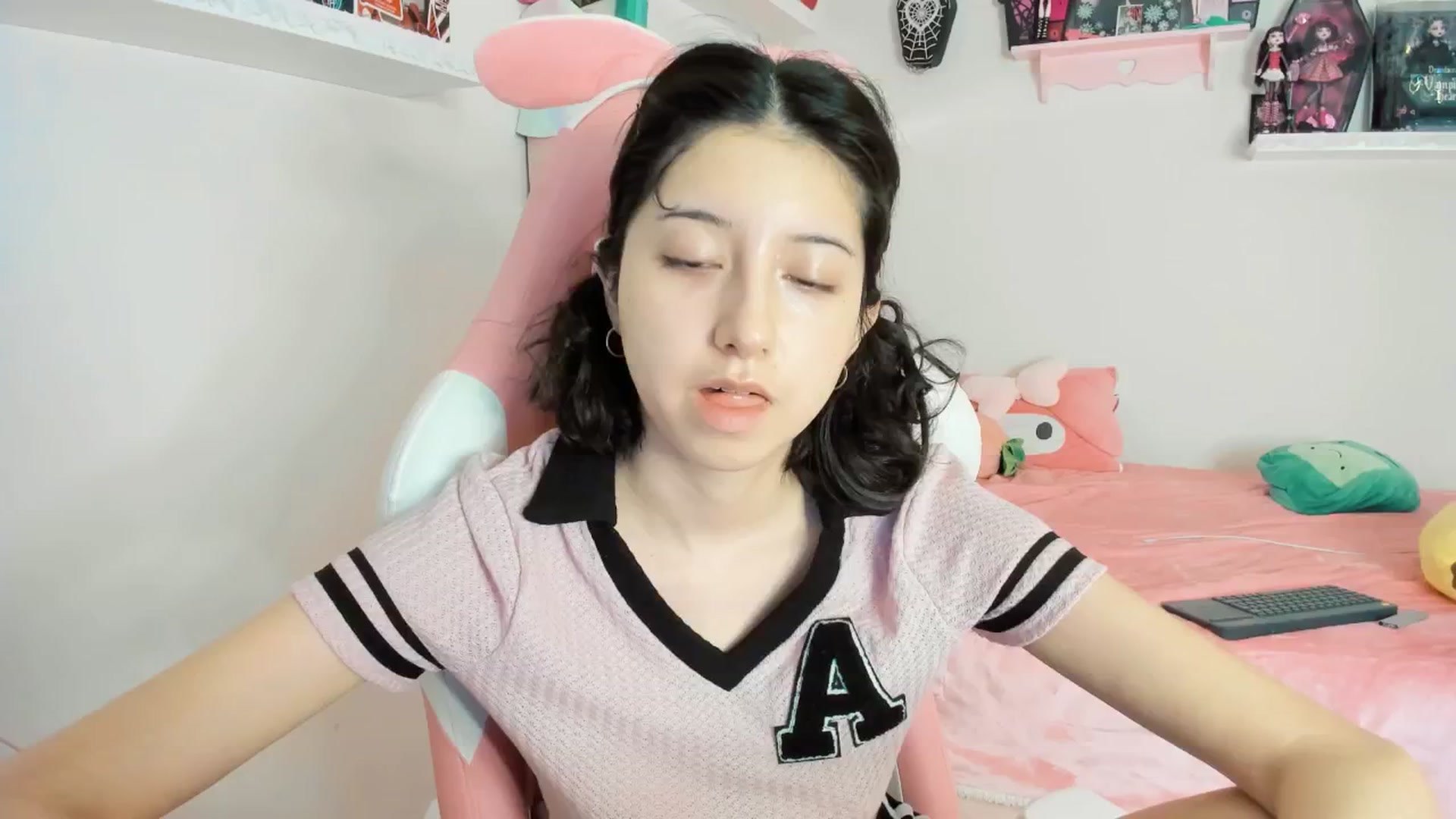 Gallery image thumbnail from Cherrycute666's myfreecams stream on, 02/08/2025, 11:17 image 8 of 20