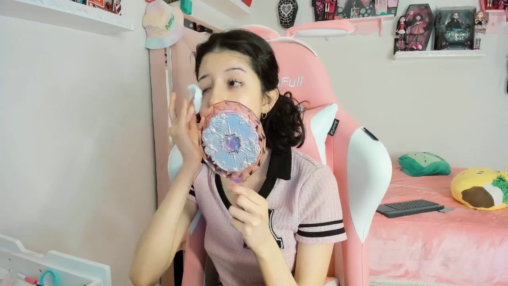Gallery image thumbnail from Cherrycute666's myfreecams stream on, 02/08/2025, 11:17 image 1 of 20