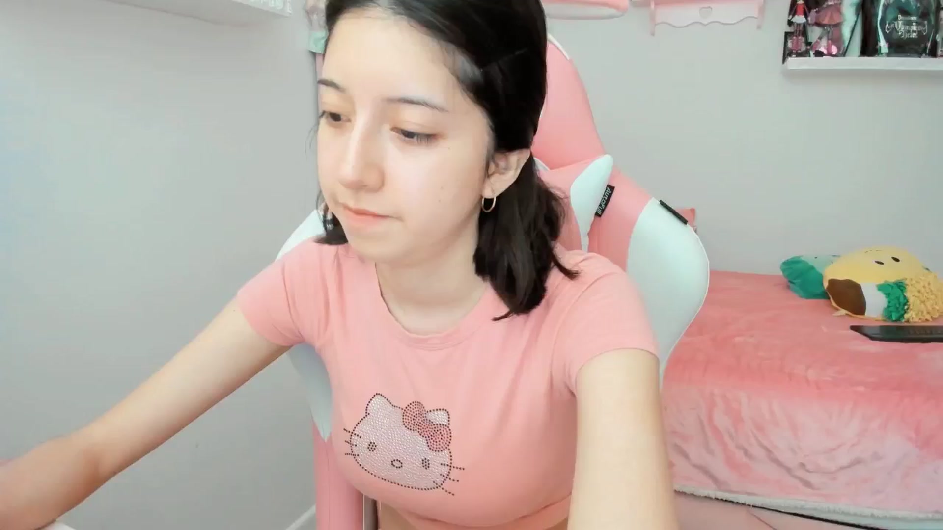 Gallery image thumbnail from Cherrycute666's myfreecams stream on, 02/09/2025, 24:02 image 2 of 20