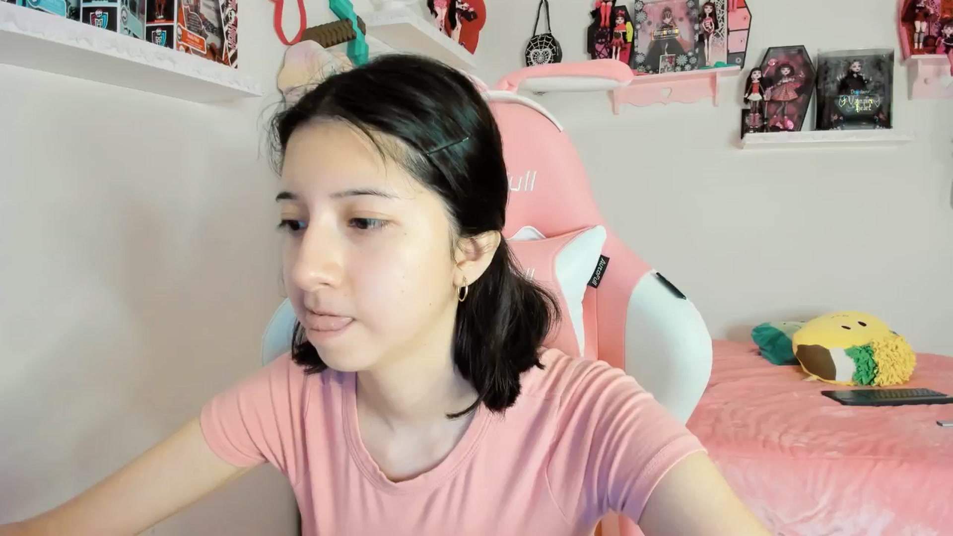 Gallery image thumbnail from Cherrycute666's myfreecams stream on, 02/09/2025, 24:02 image 12 of 20