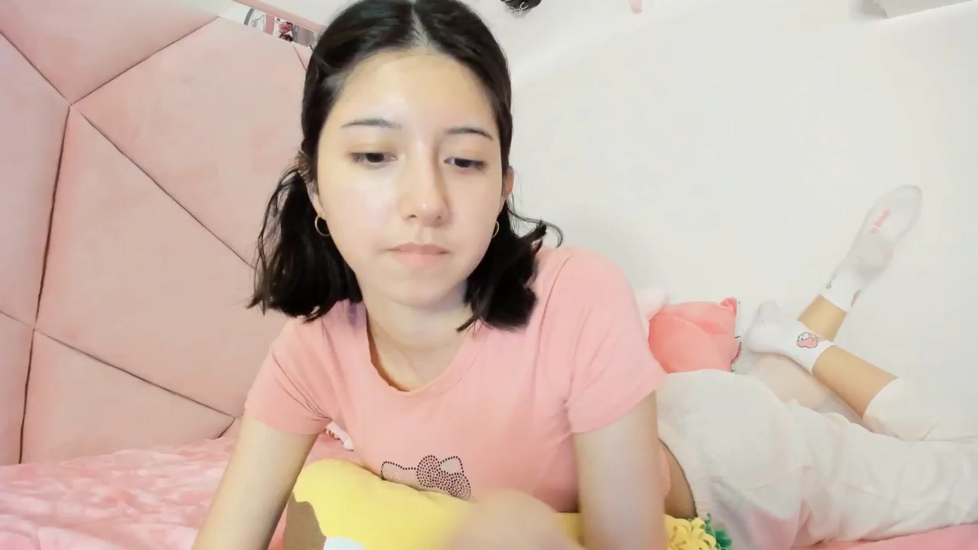 Gallery image thumbnail from Cherrycute666's myfreecams stream on, 02/09/2025, 08:30 image 2 of 20