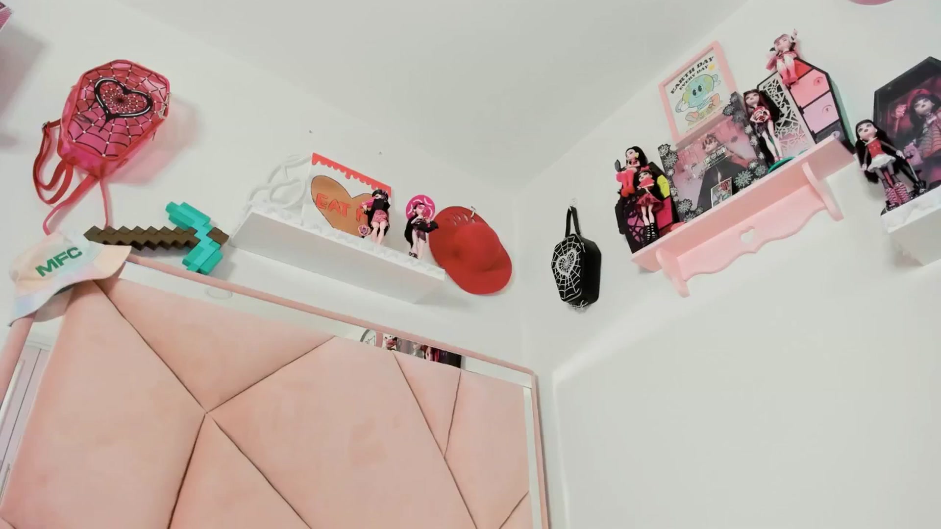 Gallery image thumbnail from Cherrycute666's myfreecams stream on, 02/09/2025, 08:30 image 11 of 20