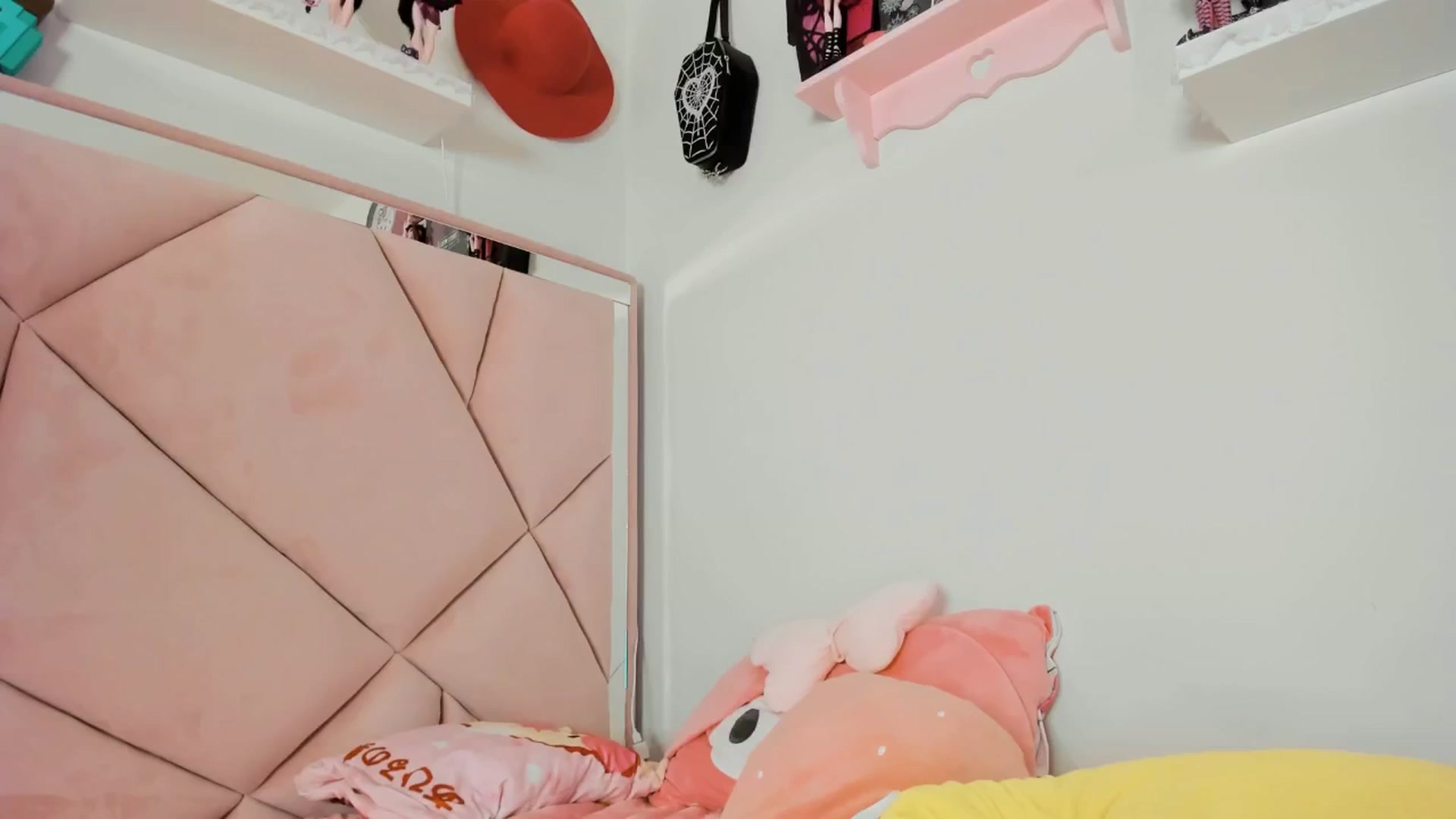 Gallery image thumbnail from Cherrycute666's myfreecams stream on, 02/09/2025, 08:30 image 10 of 20