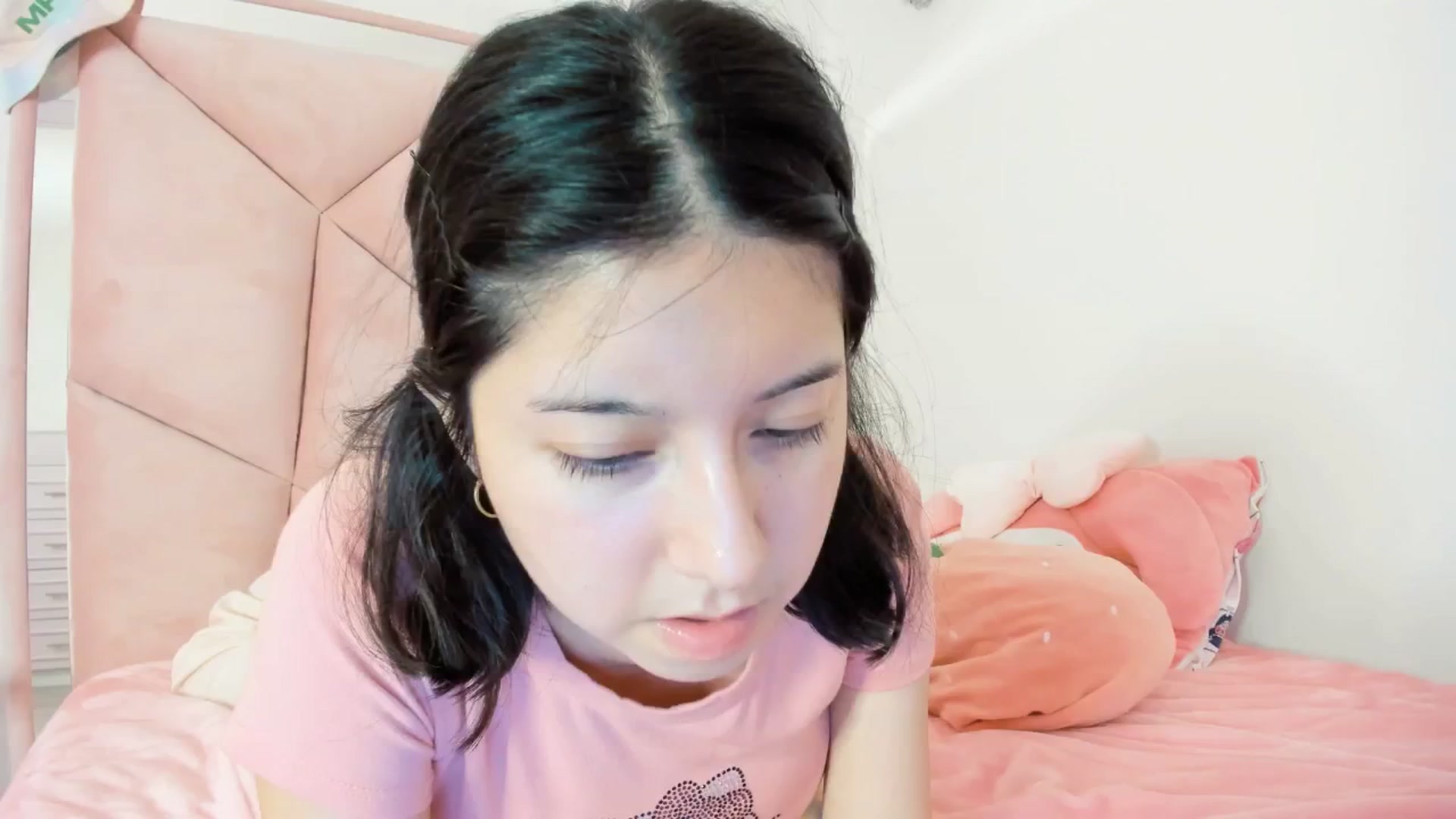 Gallery image thumbnail from Cherrycute666's myfreecams stream on, 02/09/2025, 08:30 image 13 of 20