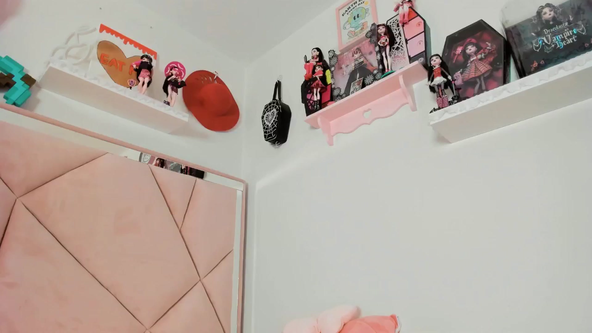 Gallery image thumbnail from Cherrycute666's myfreecams stream on, 02/09/2025, 08:30 image 14 of 20