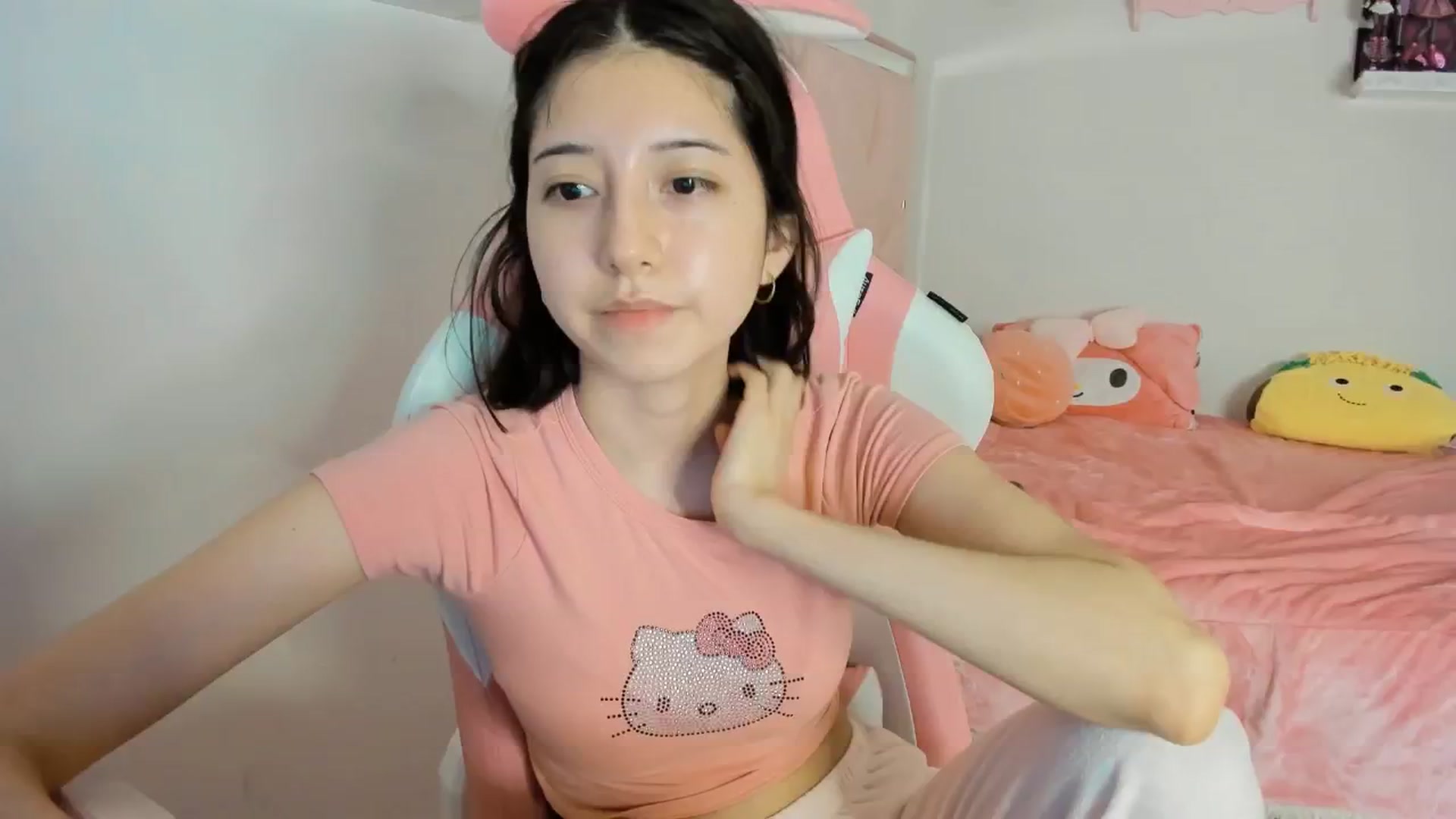 Gallery image thumbnail from Cherrycute666's myfreecams stream on, 02/09/2025, 12:11 image 2 of 20
