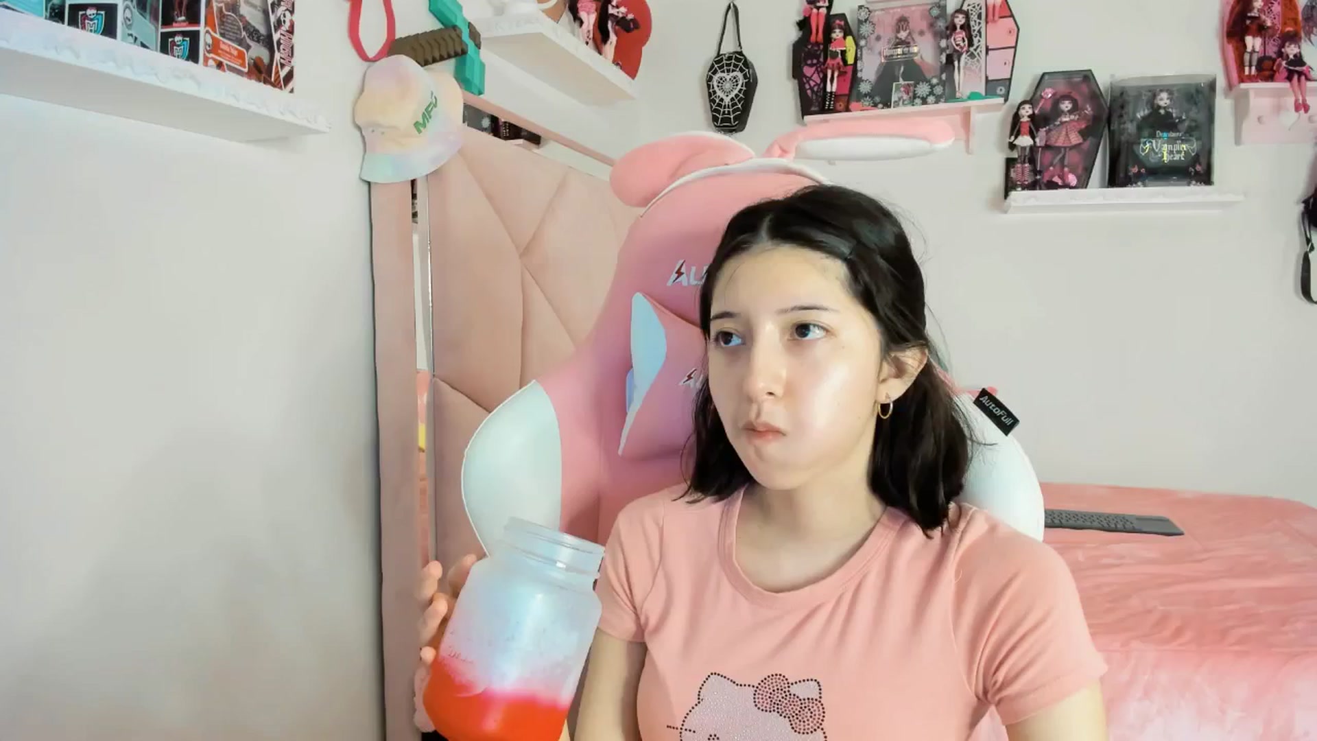 Gallery image thumbnail from Cherrycute666's myfreecams stream on, 02/09/2025, 12:11 image 18 of 20
