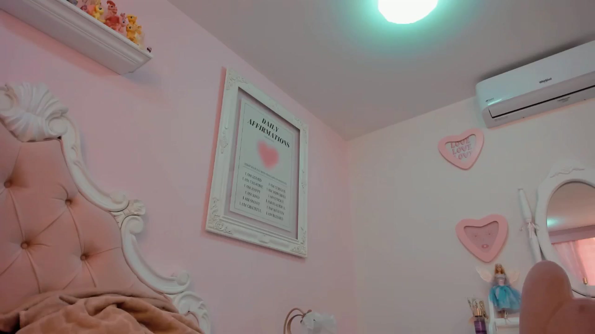 Gallery image thumbnail from Cherrycute666's myfreecams stream on, 02/10/2025, 24:03 image 13 of 20