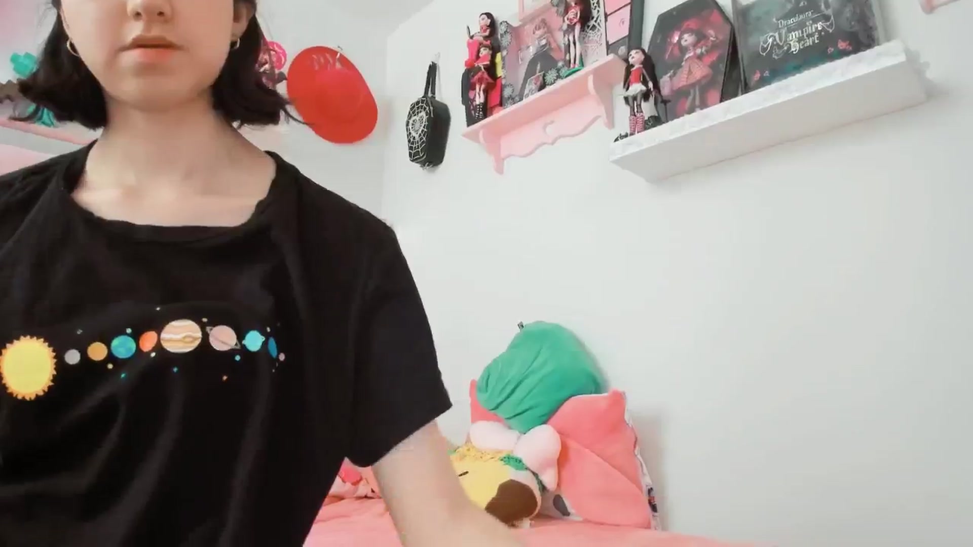Gallery image thumbnail from Cherrycute666's myfreecams stream on, 02/10/2025, 24:03 image 5 of 20