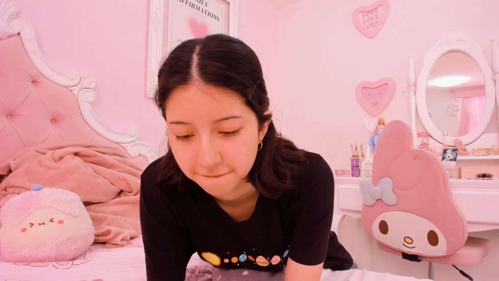 Gallery image thumbnail from Cherrycute666's myfreecams stream on, 02/10/2025, 24:03 image 4 of 20