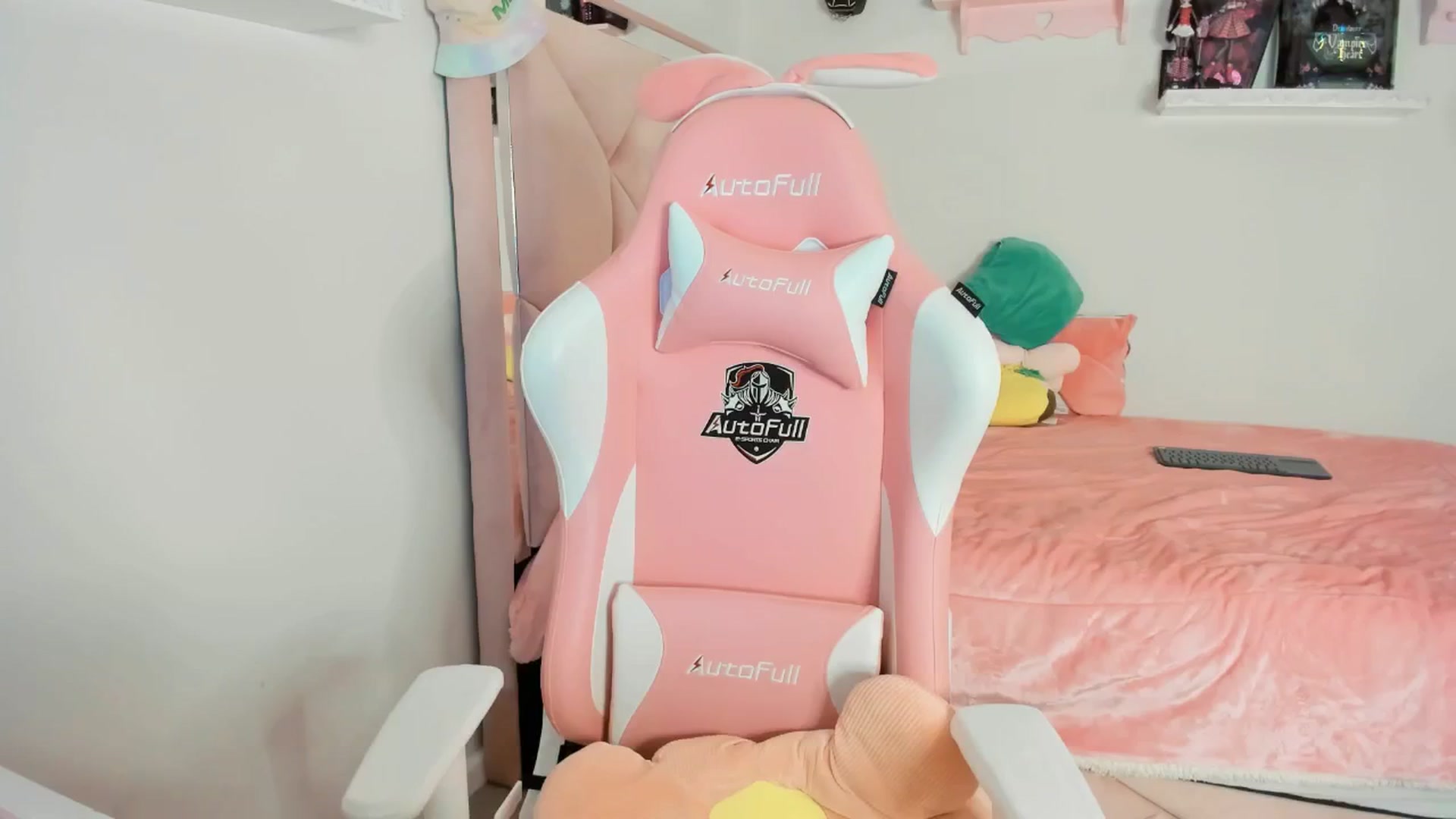 Gallery image thumbnail from Cherrycute666's myfreecams stream on, 02/10/2025, 24:03 image 19 of 20