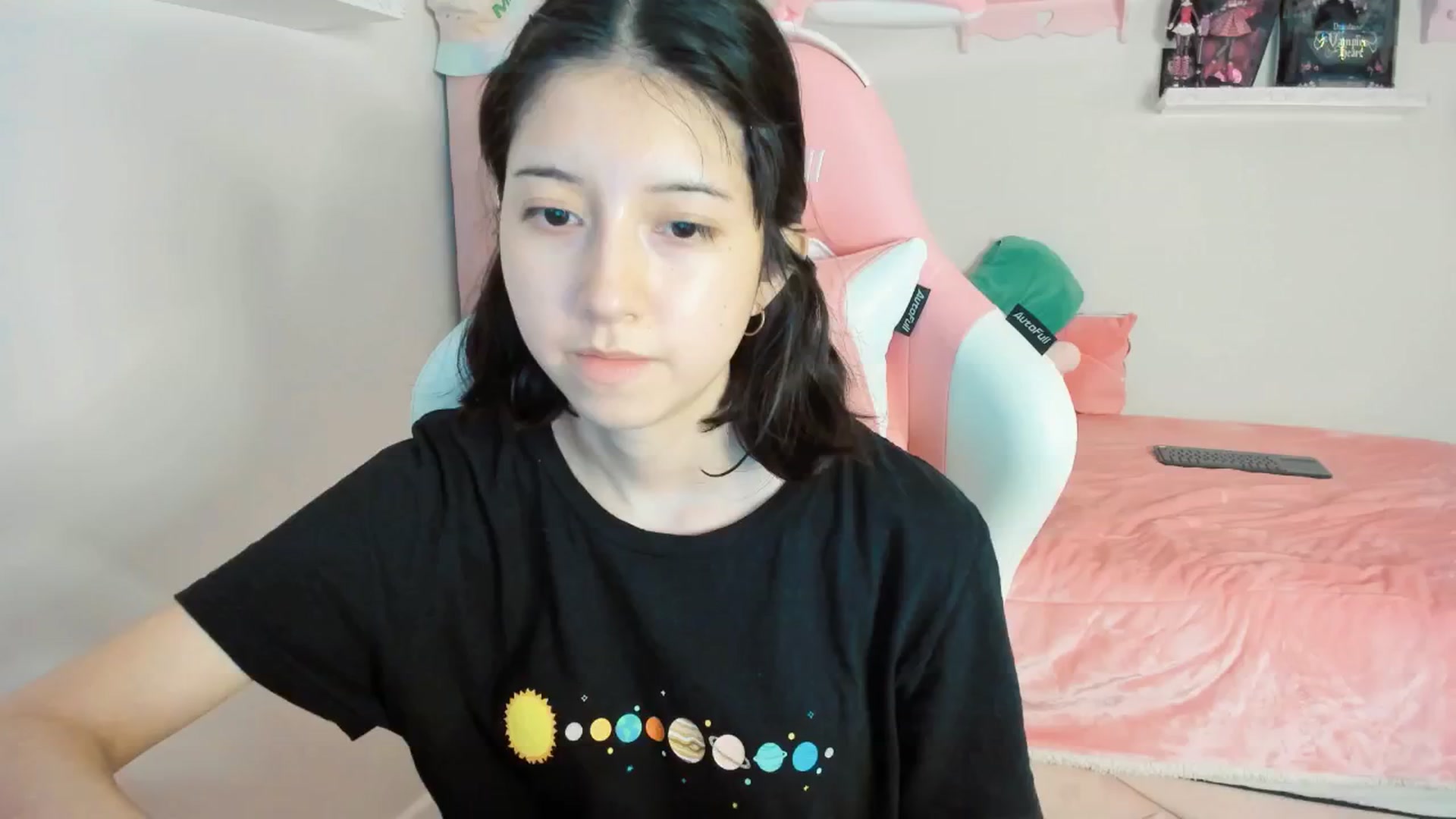 Gallery image thumbnail from Cherrycute666's myfreecams stream on, 02/10/2025, 24:54 image 9 of 20