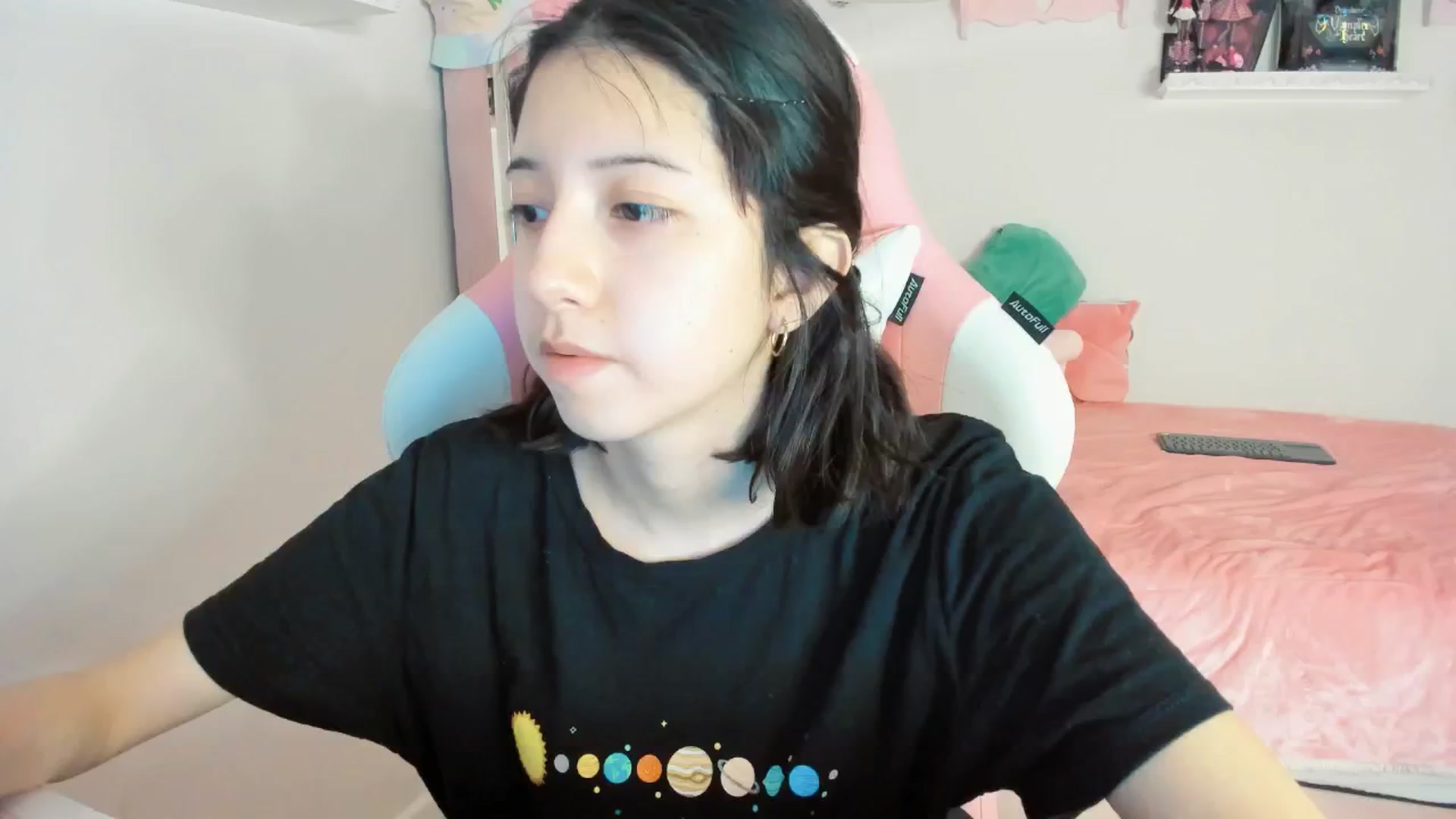 Gallery image thumbnail from Cherrycute666's myfreecams stream on, 02/10/2025, 24:54 image 17 of 20