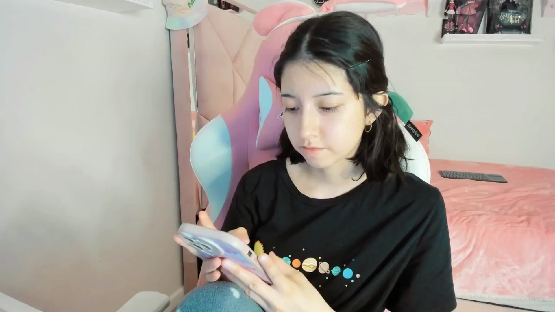 Gallery image thumbnail from Cherrycute666's myfreecams stream on, 02/10/2025, 24:54 image 16 of 20