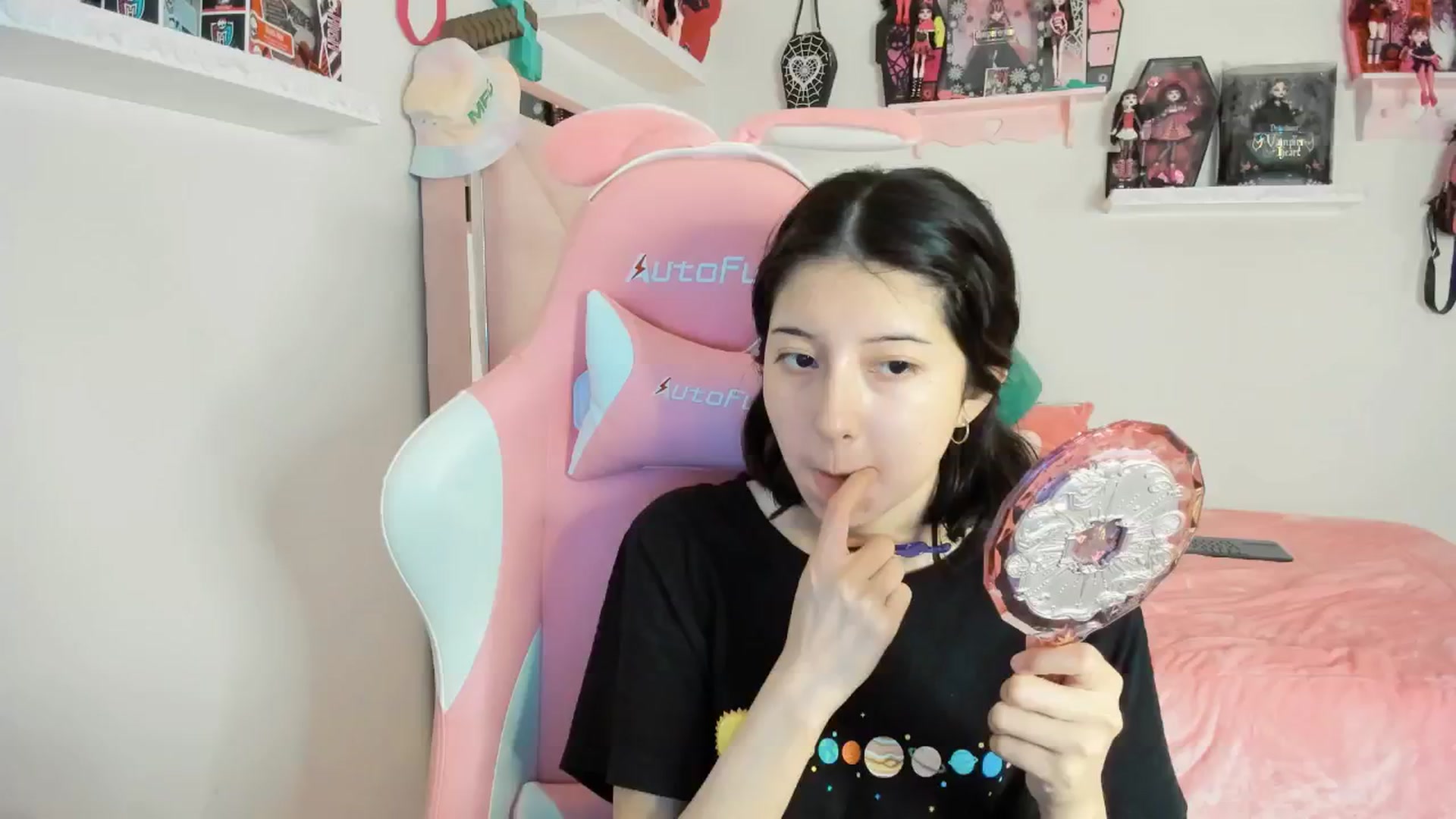 Gallery image thumbnail from Cherrycute666's myfreecams stream on, 02/10/2025, 02:40 image 14 of 20
