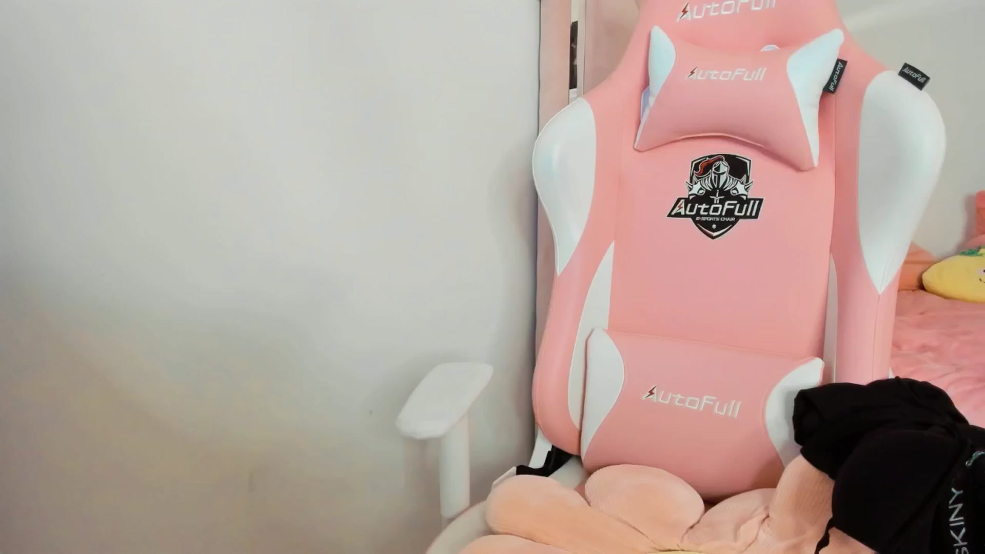 Gallery image thumbnail from Cherrycute666's myfreecams stream on, 02/10/2025, 02:40 image 20 of 20