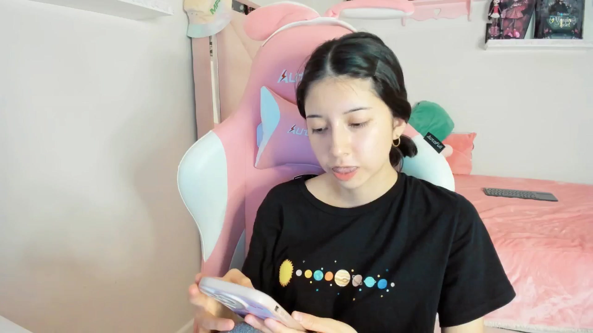 Gallery image thumbnail from Cherrycute666's myfreecams stream on, 02/10/2025, 06:19 image 17 of 20