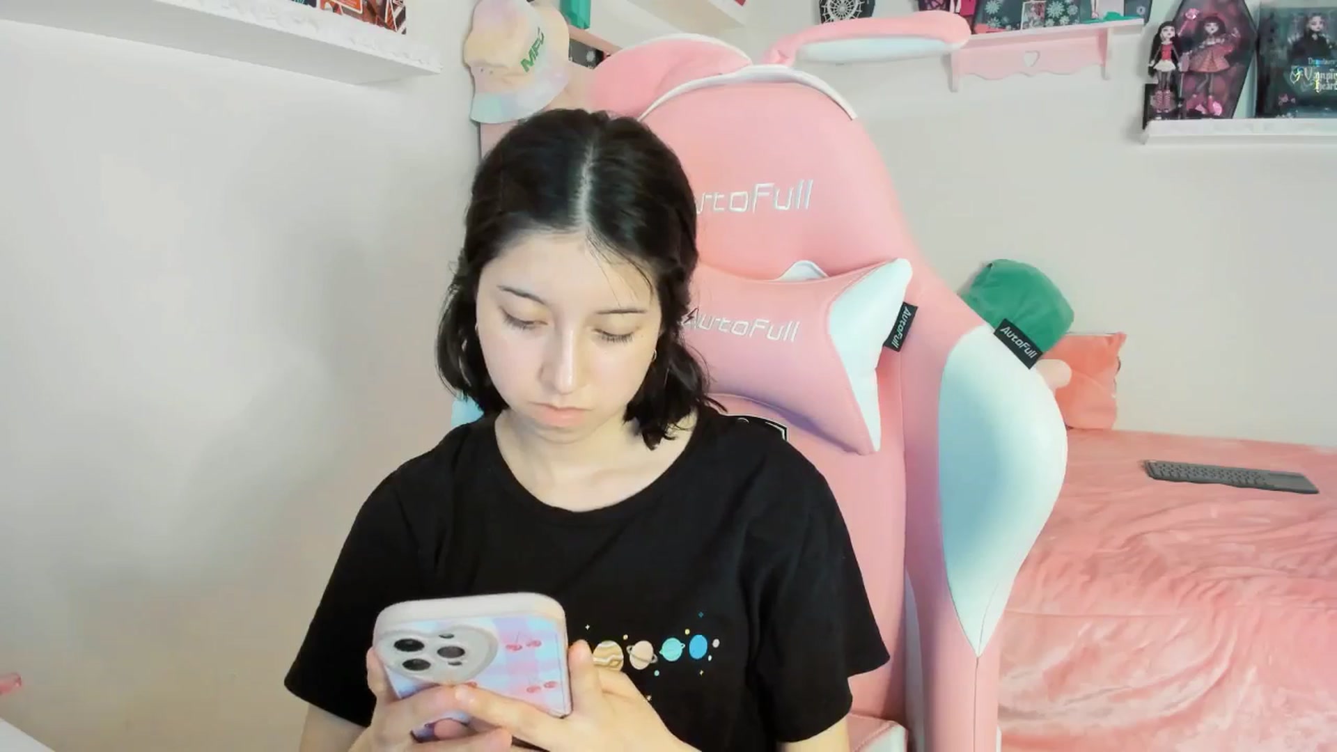 Gallery image thumbnail from Cherrycute666's myfreecams stream on, 02/10/2025, 06:19 image 7 of 20