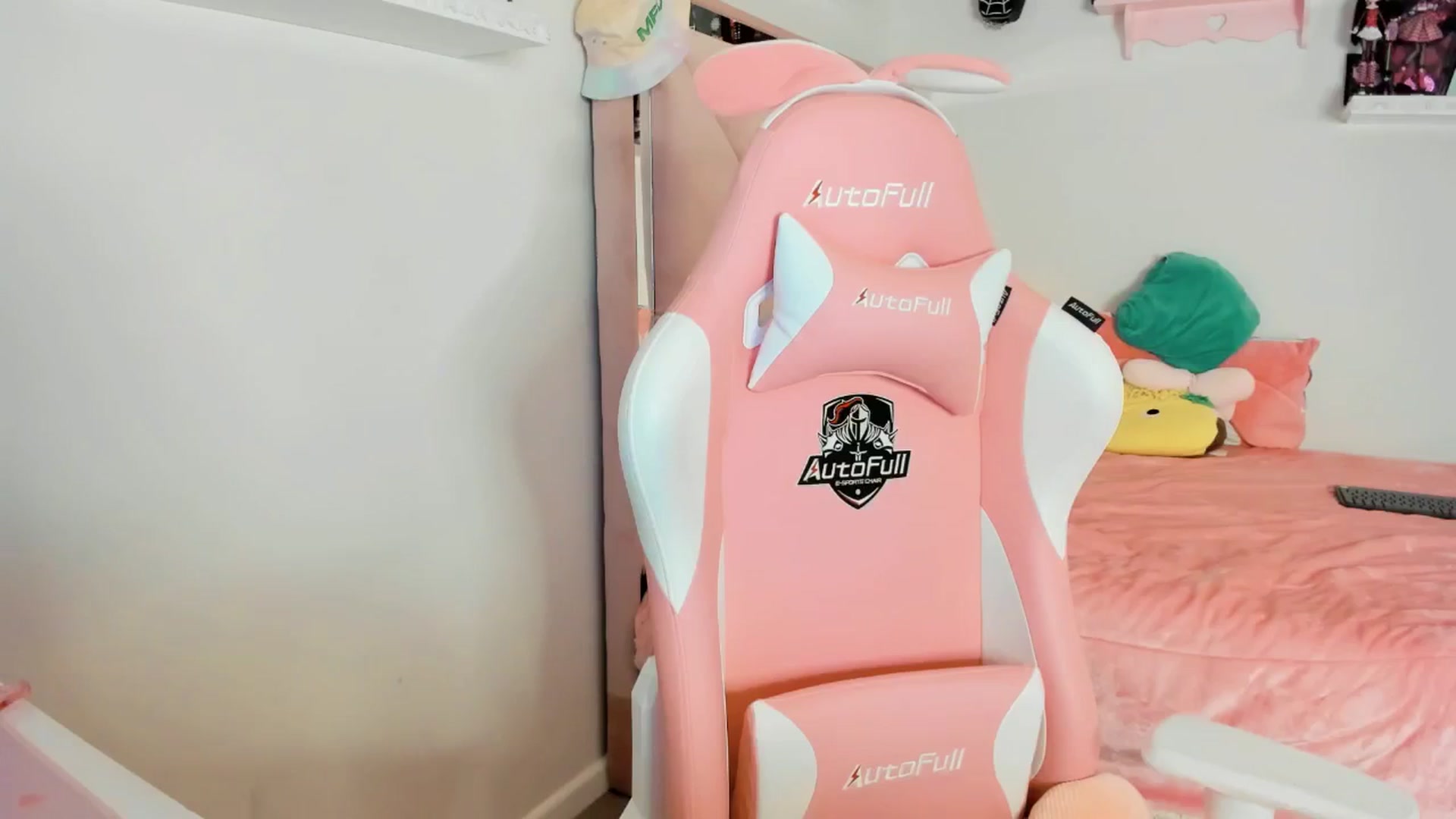 Gallery image thumbnail from Cherrycute666's myfreecams stream on, 02/10/2025, 06:19 image 19 of 20
