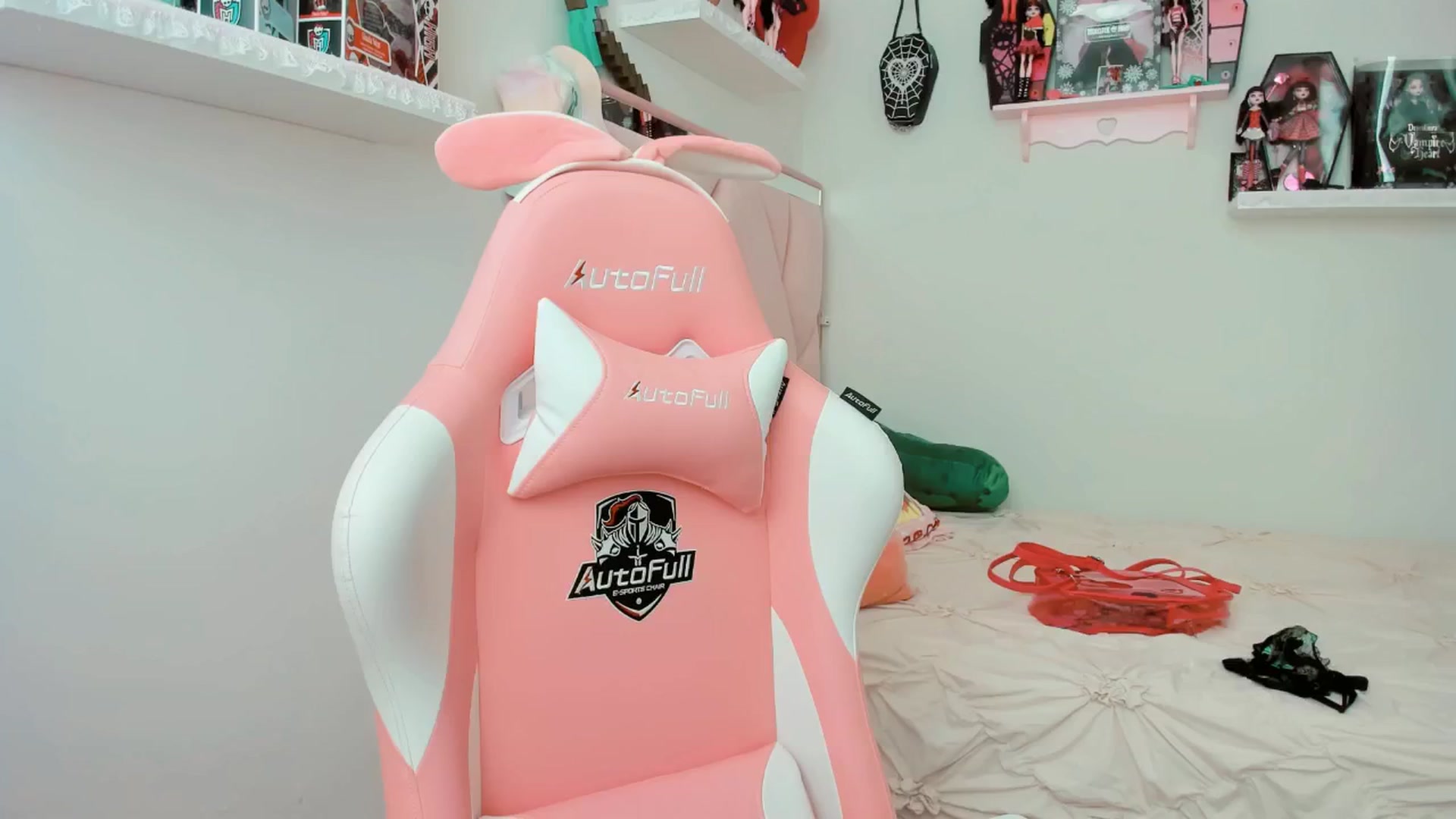 Gallery image thumbnail from Cherrycute666's myfreecams stream on, 02/11/2025, 17:50 image 13 of 20