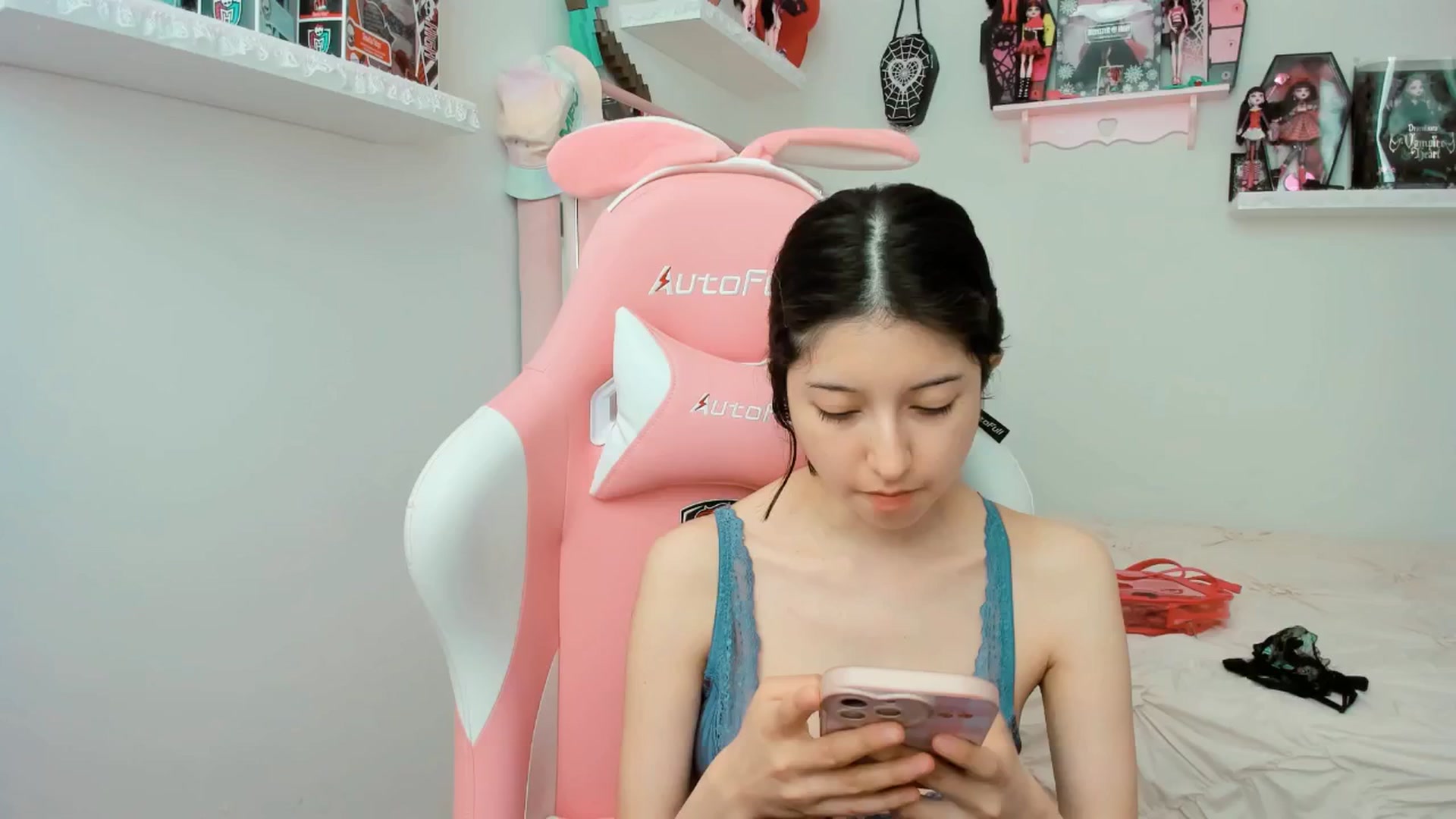 Gallery image thumbnail from Cherrycute666's myfreecams stream on, 02/11/2025, 17:50 image 11 of 20
