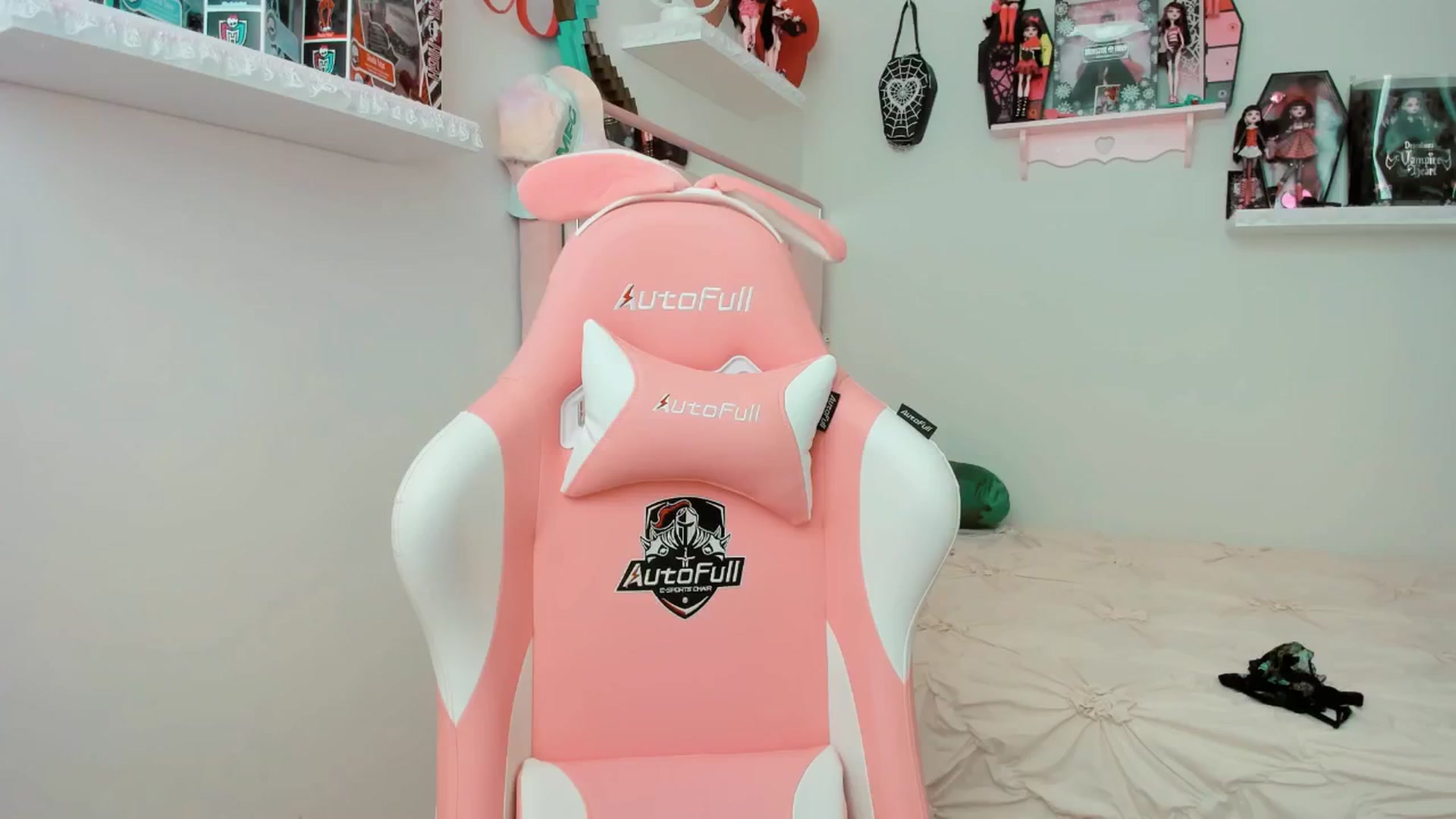 Gallery image thumbnail from Cherrycute666's myfreecams stream on, 02/11/2025, 19:11 image 1 of 20