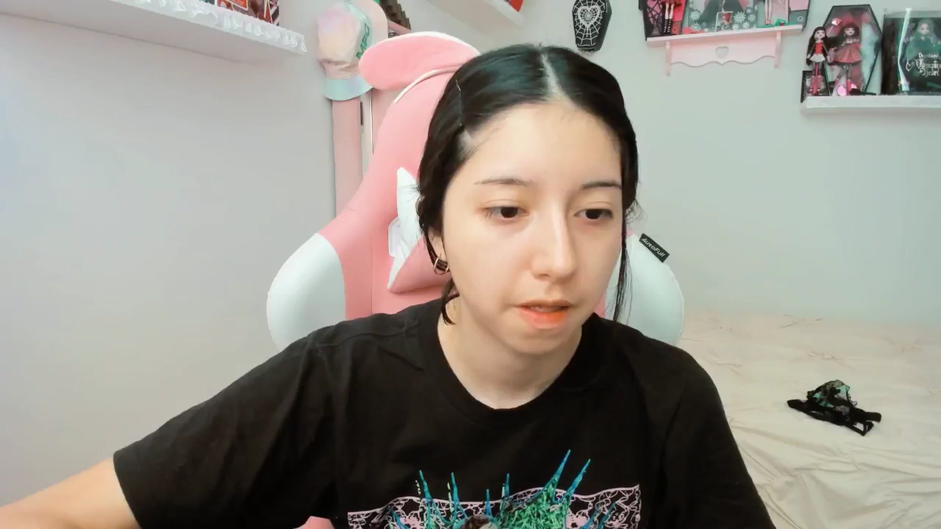 Gallery image thumbnail from Cherrycute666's myfreecams stream on, 02/11/2025, 19:11 image 3 of 20