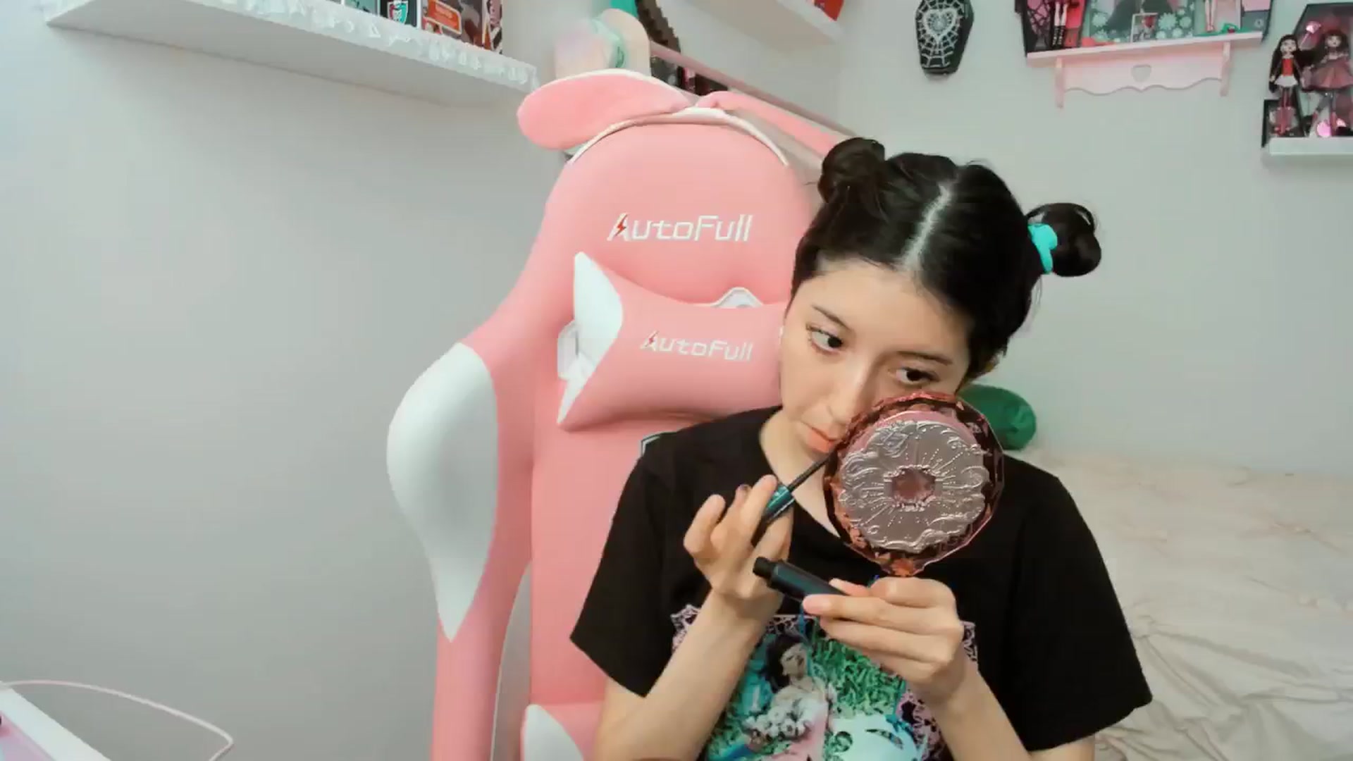 Gallery image thumbnail from Cherrycute666's myfreecams stream on, 02/11/2025, 20:02 image 14 of 20