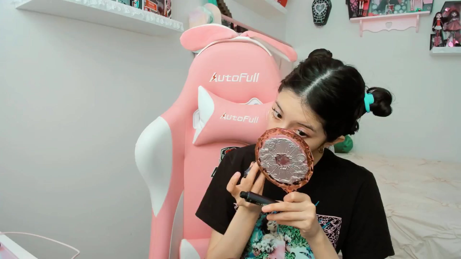 Gallery image thumbnail from Cherrycute666's myfreecams stream on, 02/11/2025, 20:02 image 13 of 20