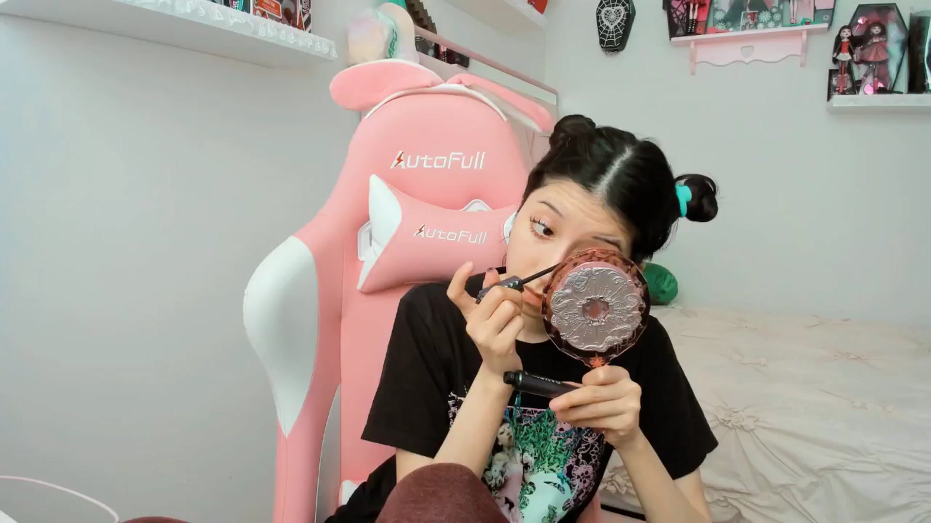 Gallery image thumbnail from Cherrycute666's myfreecams stream on, 02/11/2025, 20:02 image 6 of 20