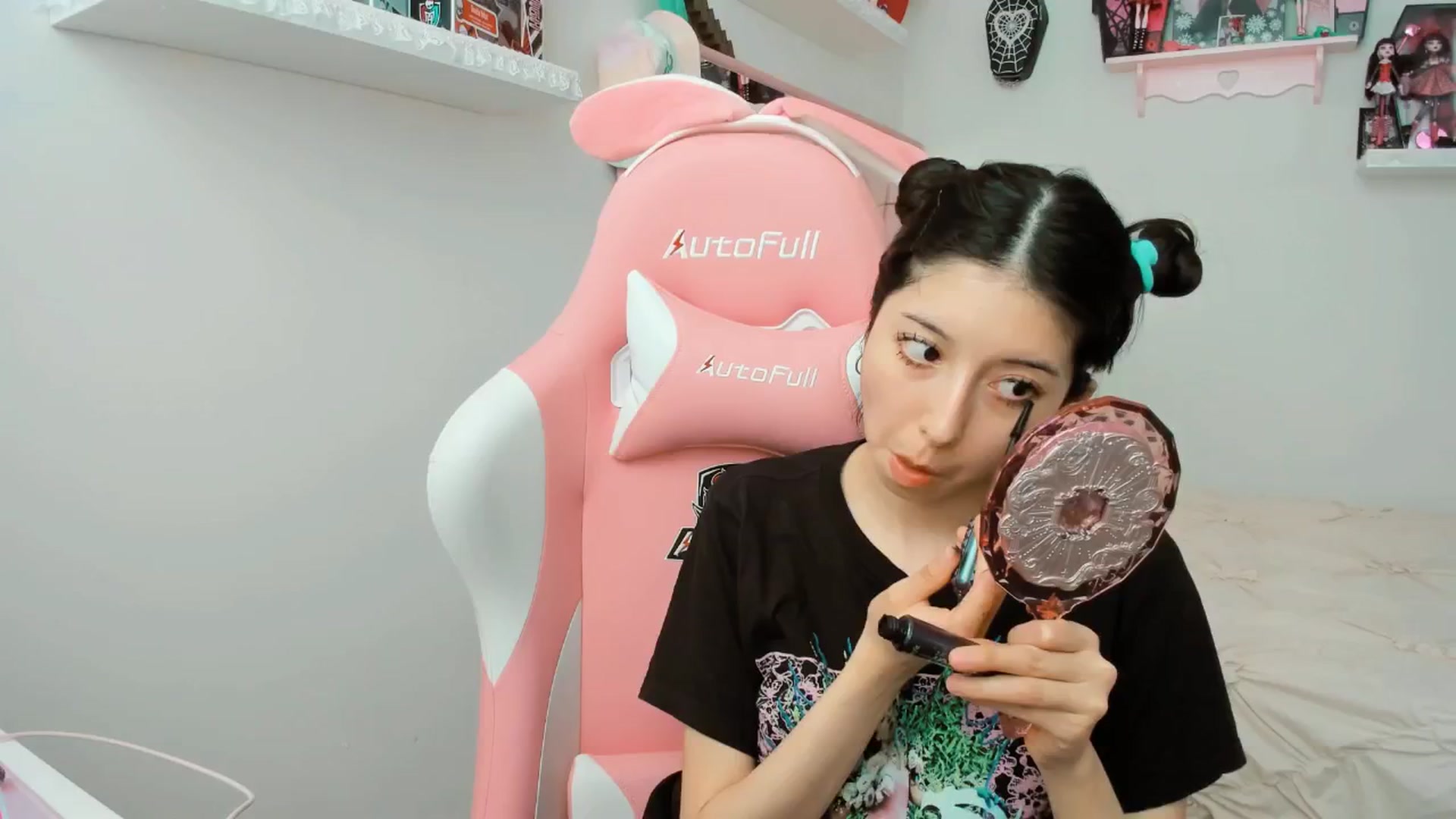 Gallery image thumbnail from Cherrycute666's myfreecams stream on, 02/11/2025, 20:02 image 15 of 20