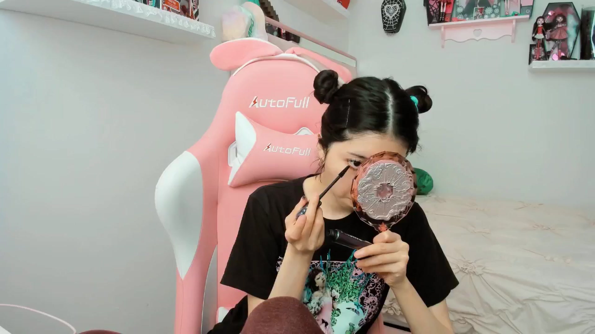 Gallery image thumbnail from Cherrycute666's myfreecams stream on, 02/11/2025, 20:02 image 5 of 20