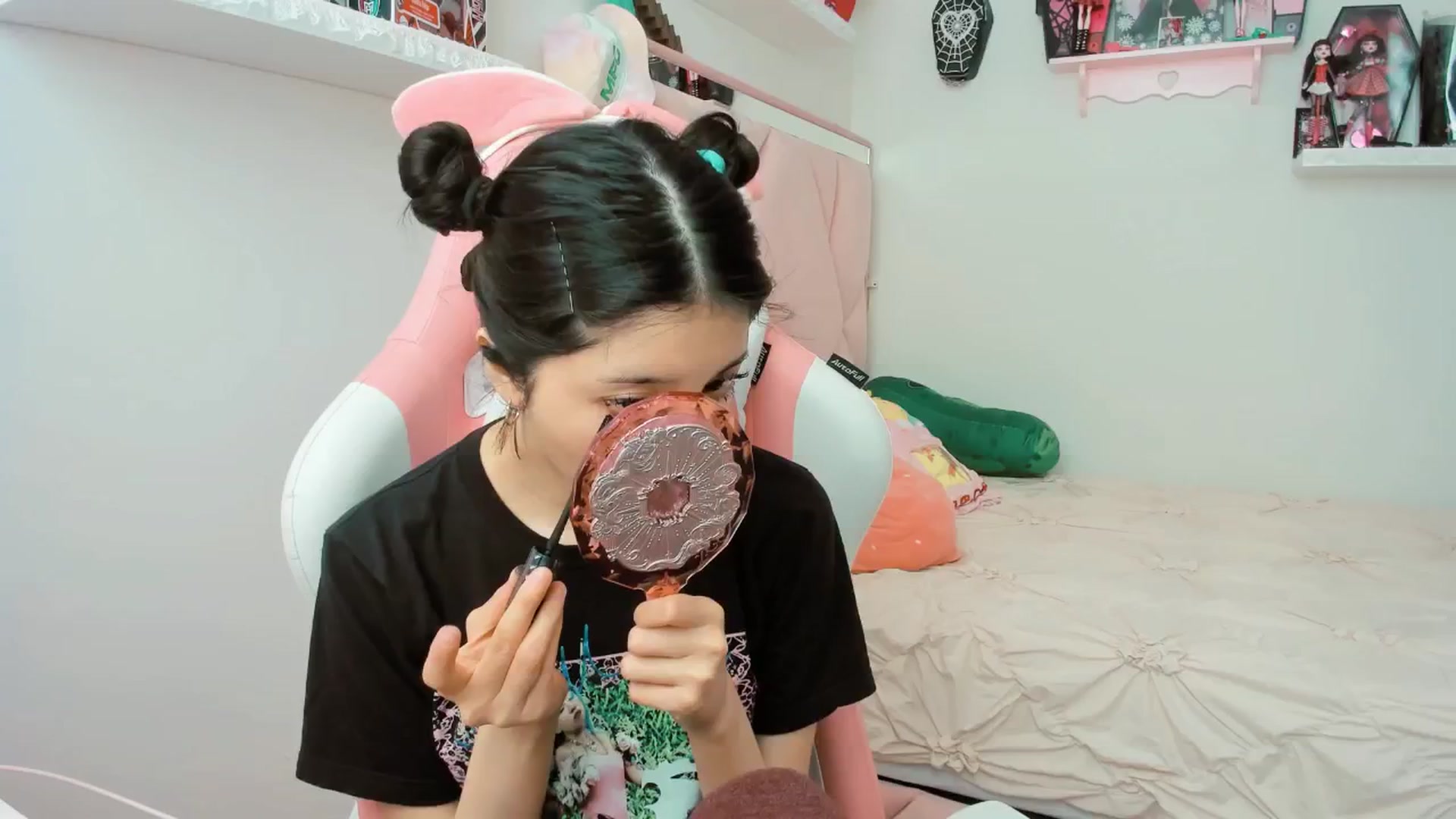 Gallery image thumbnail from Cherrycute666's myfreecams stream on, 02/11/2025, 20:02 image 3 of 20