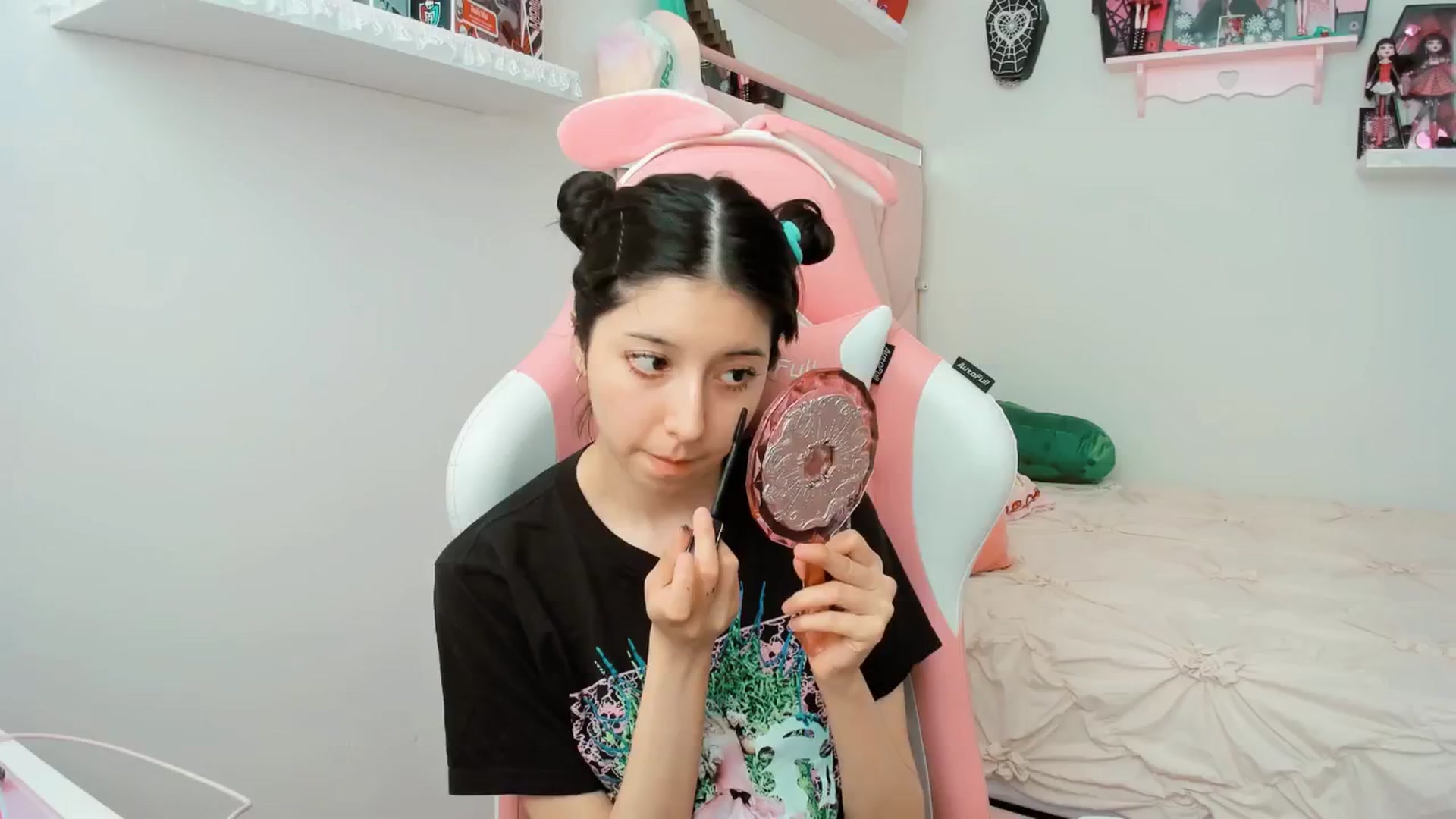 Gallery image thumbnail from Cherrycute666's myfreecams stream on, 02/11/2025, 20:02 image 16 of 20