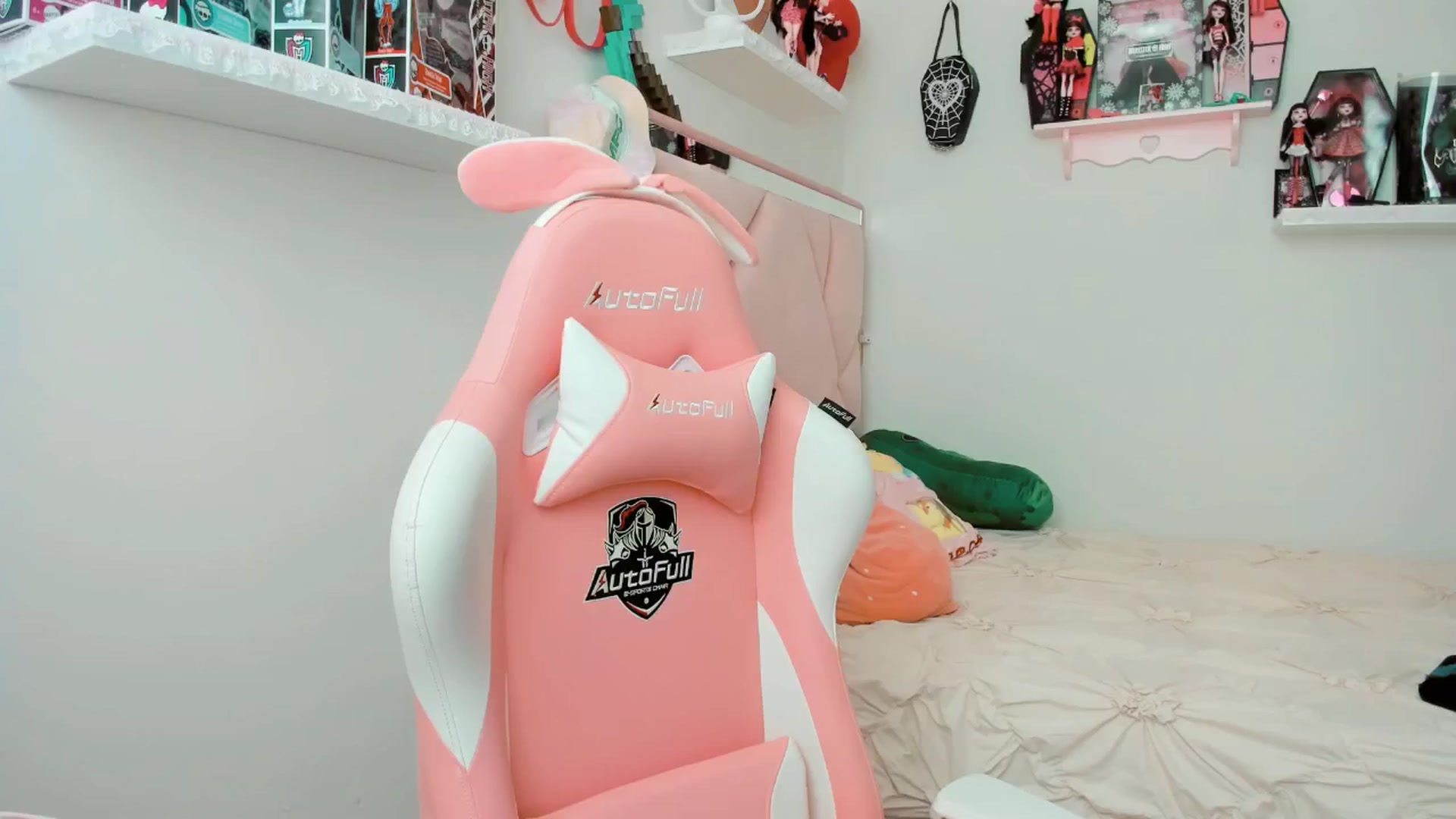 Gallery image thumbnail from Cherrycute666's myfreecams stream on, 02/11/2025, 20:38 image 10 of 20