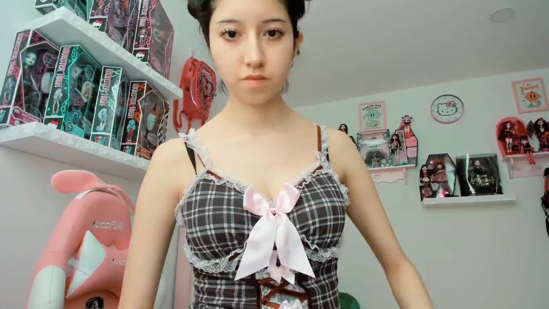 Gallery image thumbnail from Cherrycute666's myfreecams stream on, 02/11/2025, 20:38 image 15 of 20