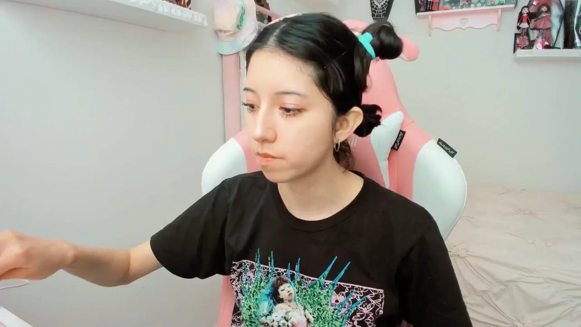 Gallery image thumbnail from Cherrycute666's myfreecams stream on, 02/11/2025, 20:38 image 2 of 20