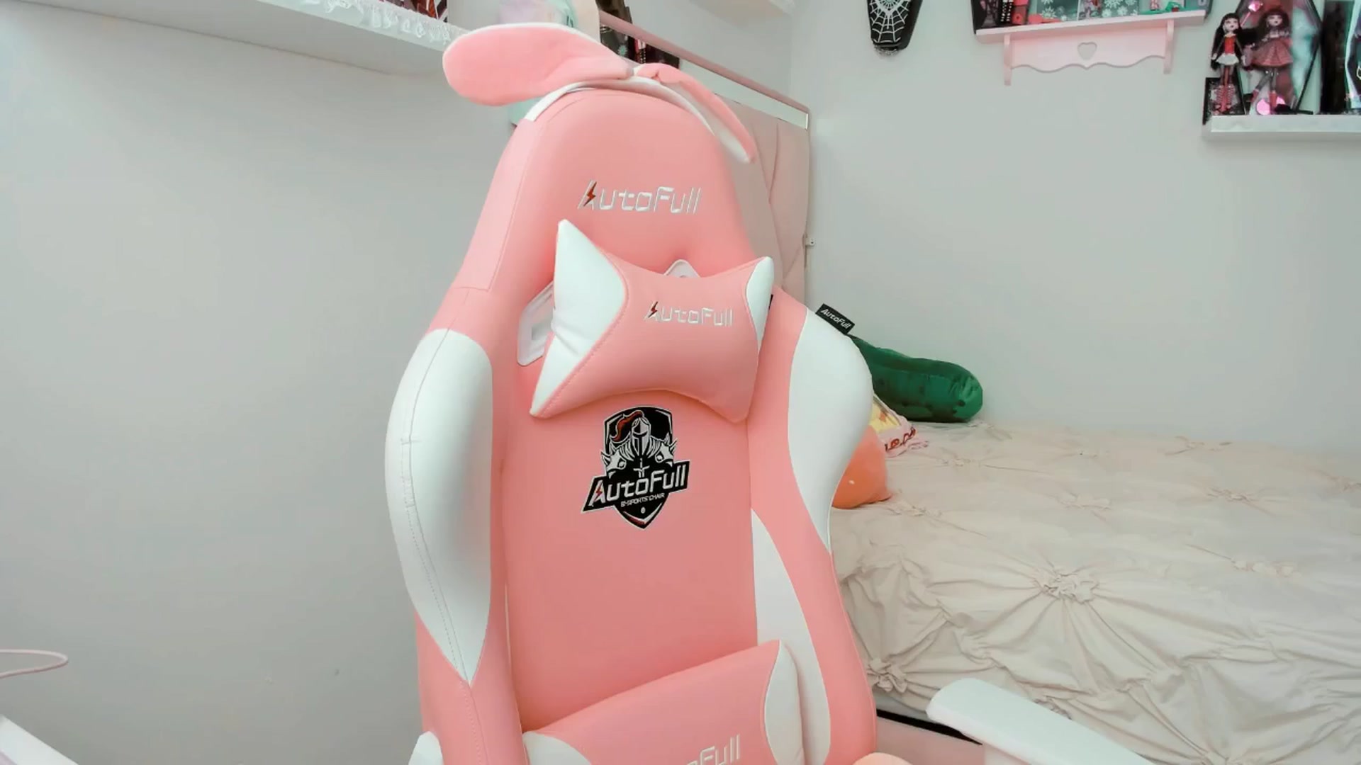 Gallery image thumbnail from Cherrycute666's myfreecams stream on, 02/11/2025, 20:38 image 4 of 20