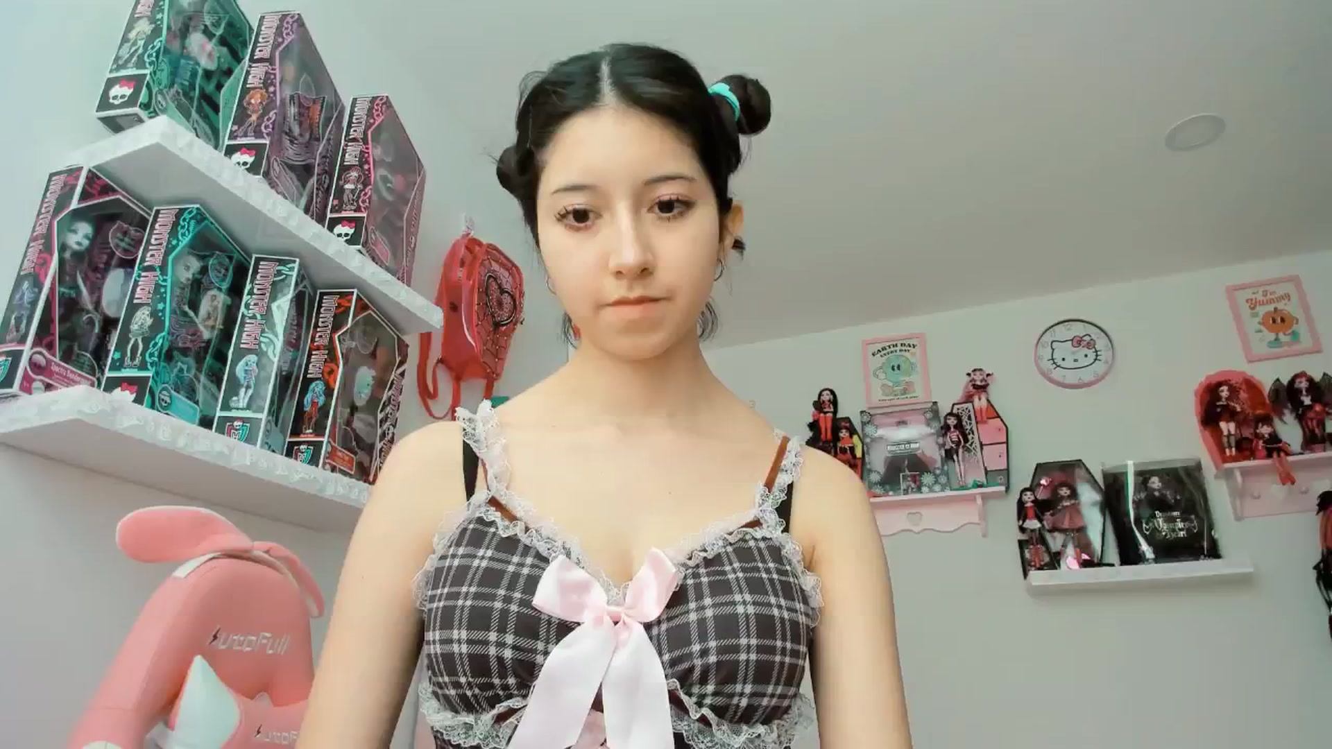 Gallery image thumbnail from Cherrycute666's myfreecams stream on, 02/11/2025, 20:38 image 18 of 20