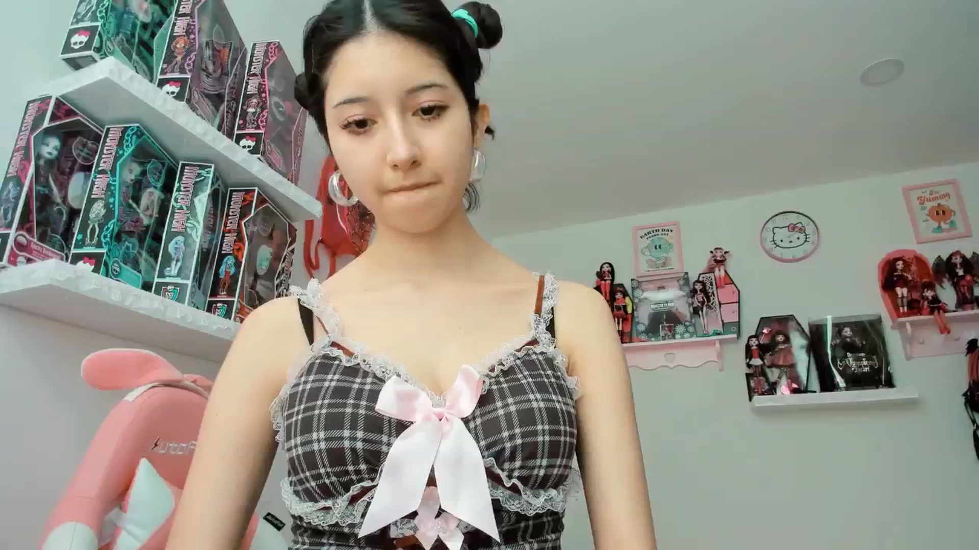 Gallery image thumbnail from Cherrycute666's myfreecams stream on, 02/11/2025, 20:38 image 20 of 20