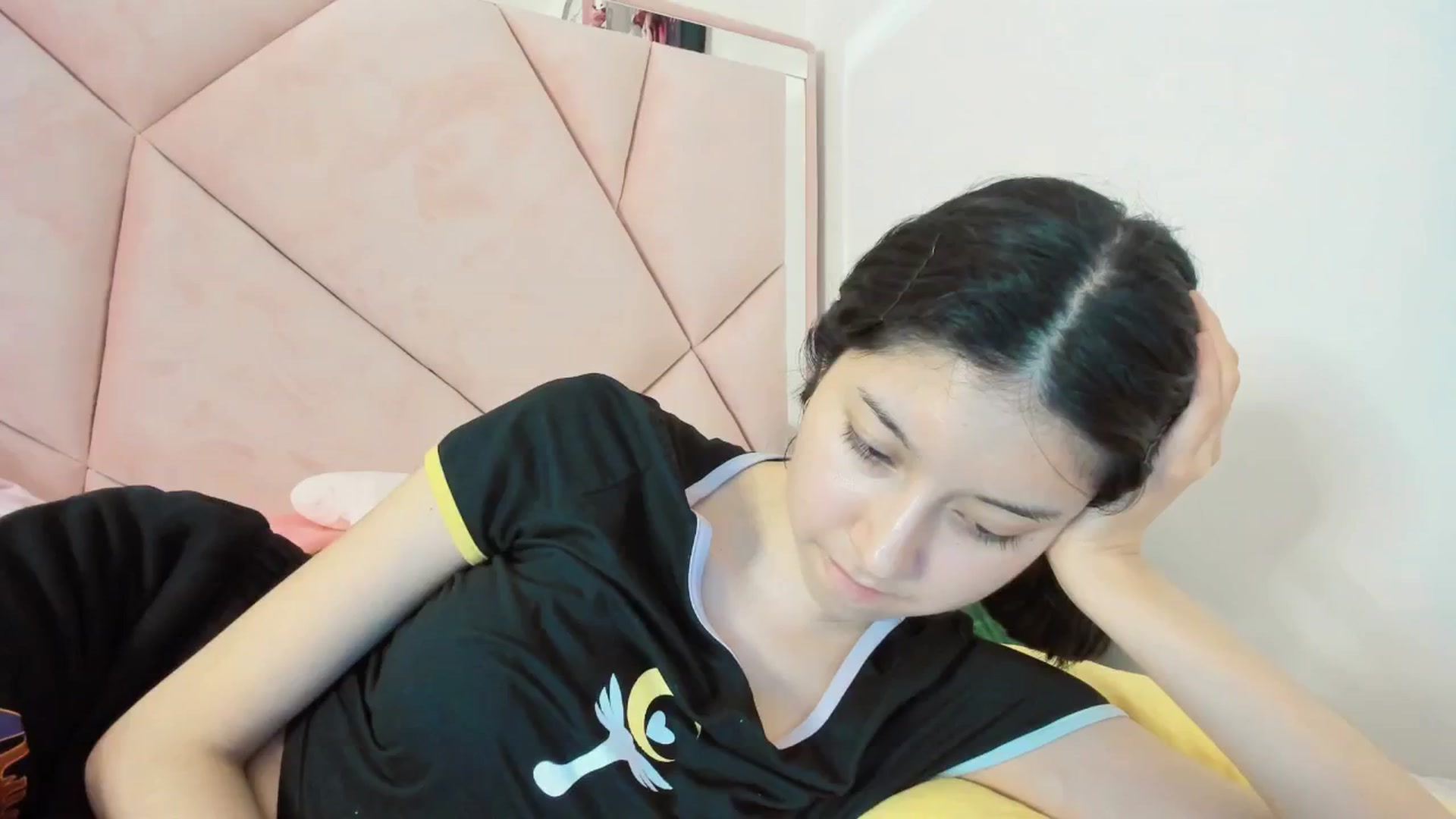 Gallery image thumbnail from Cherrycute666's myfreecams stream on, 02/13/2025, 10:23 image 17 of 20