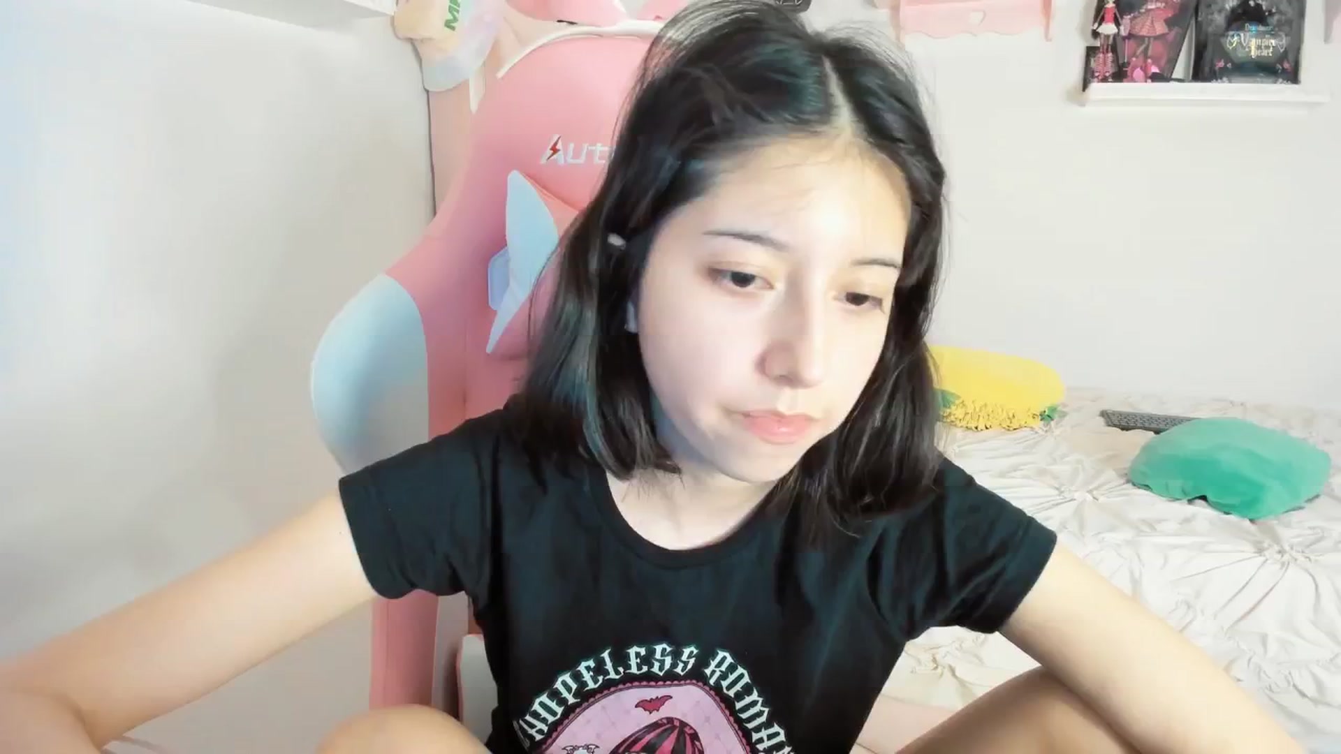 Gallery image thumbnail from Cherrycute666's myfreecams stream on, 02/14/2025, 05:43 image 6 of 20