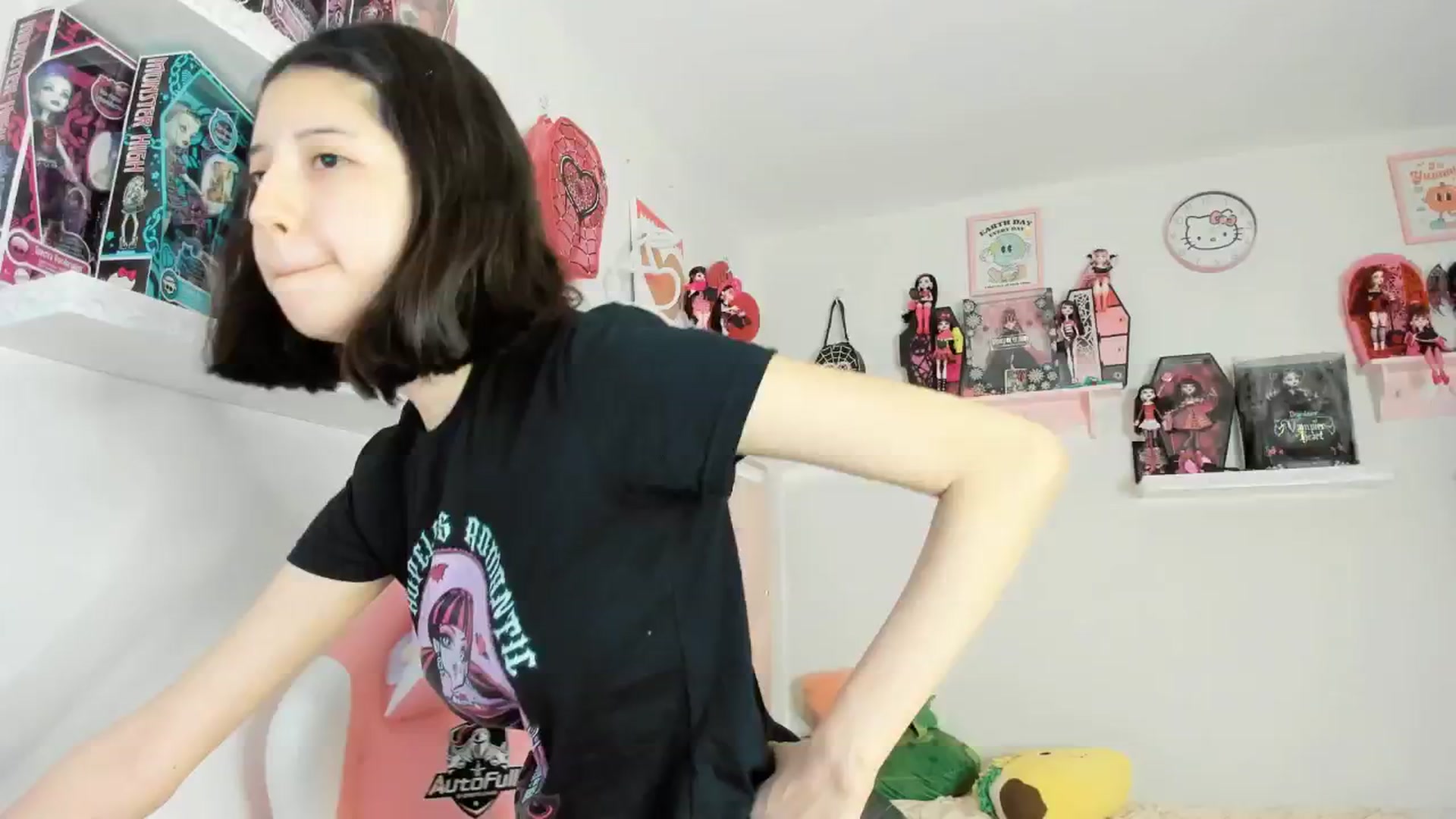 Gallery image thumbnail from Cherrycute666's myfreecams stream on, 02/14/2025, 05:43 image 17 of 20
