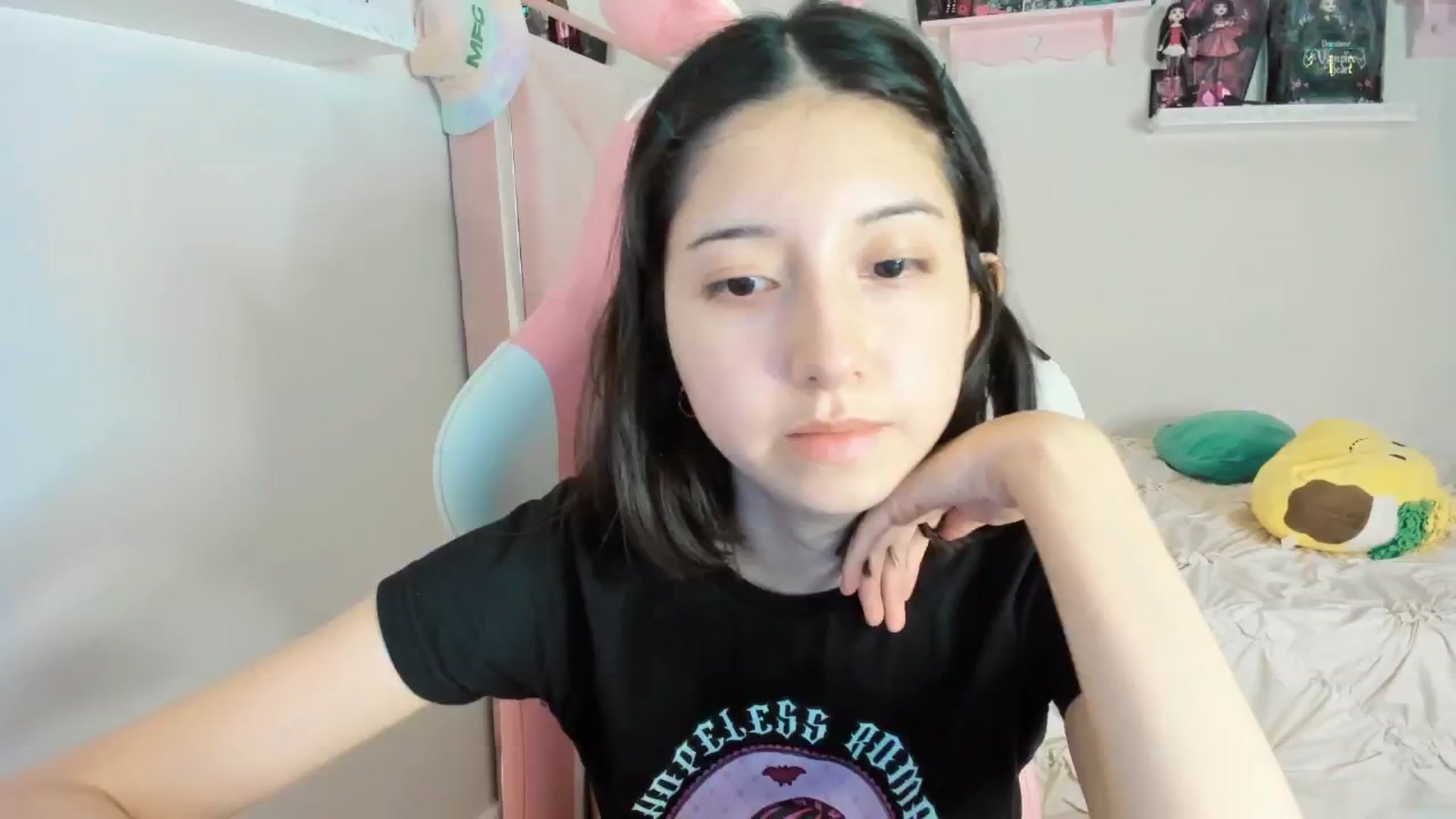 Gallery image thumbnail from Cherrycute666's myfreecams stream on, 02/14/2025, 08:49 image 2 of 20
