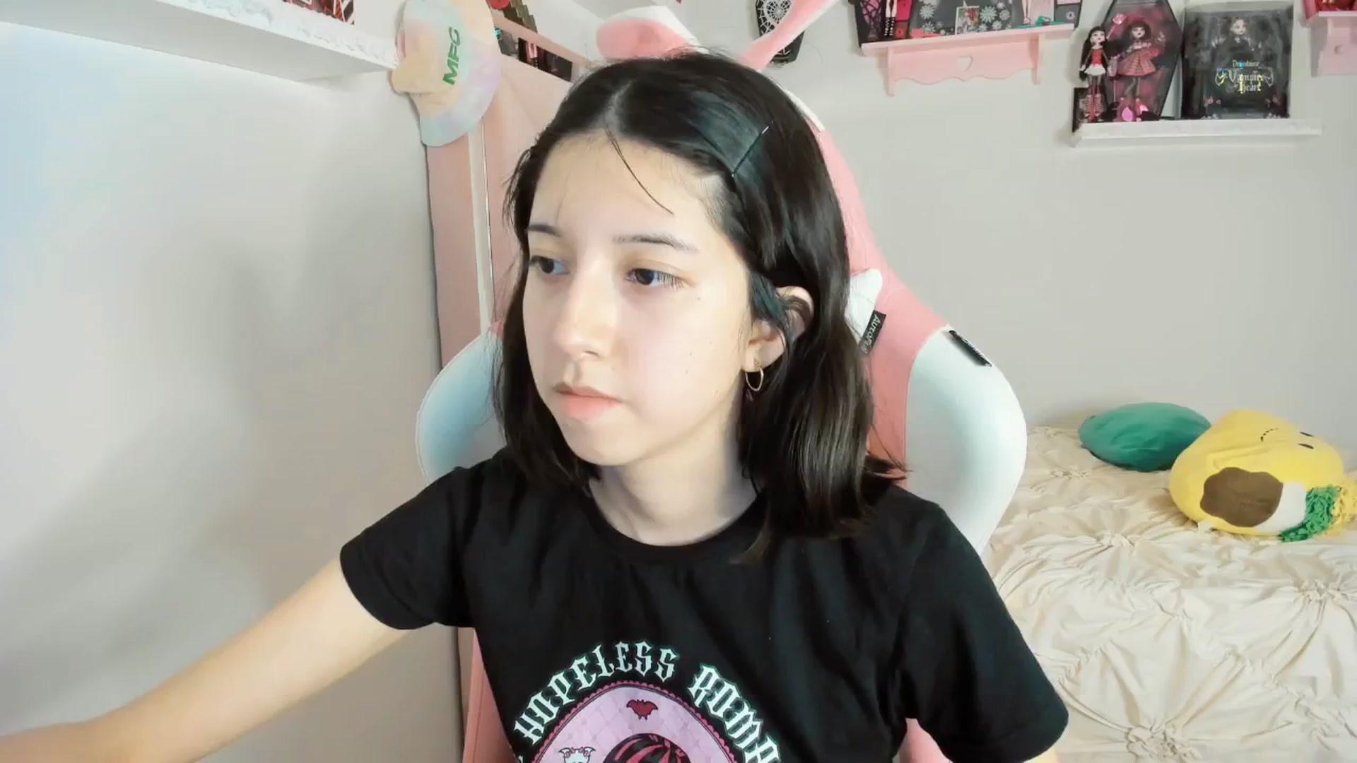 Gallery image thumbnail from Cherrycute666's myfreecams stream on, 02/14/2025, 08:49 image 4 of 20